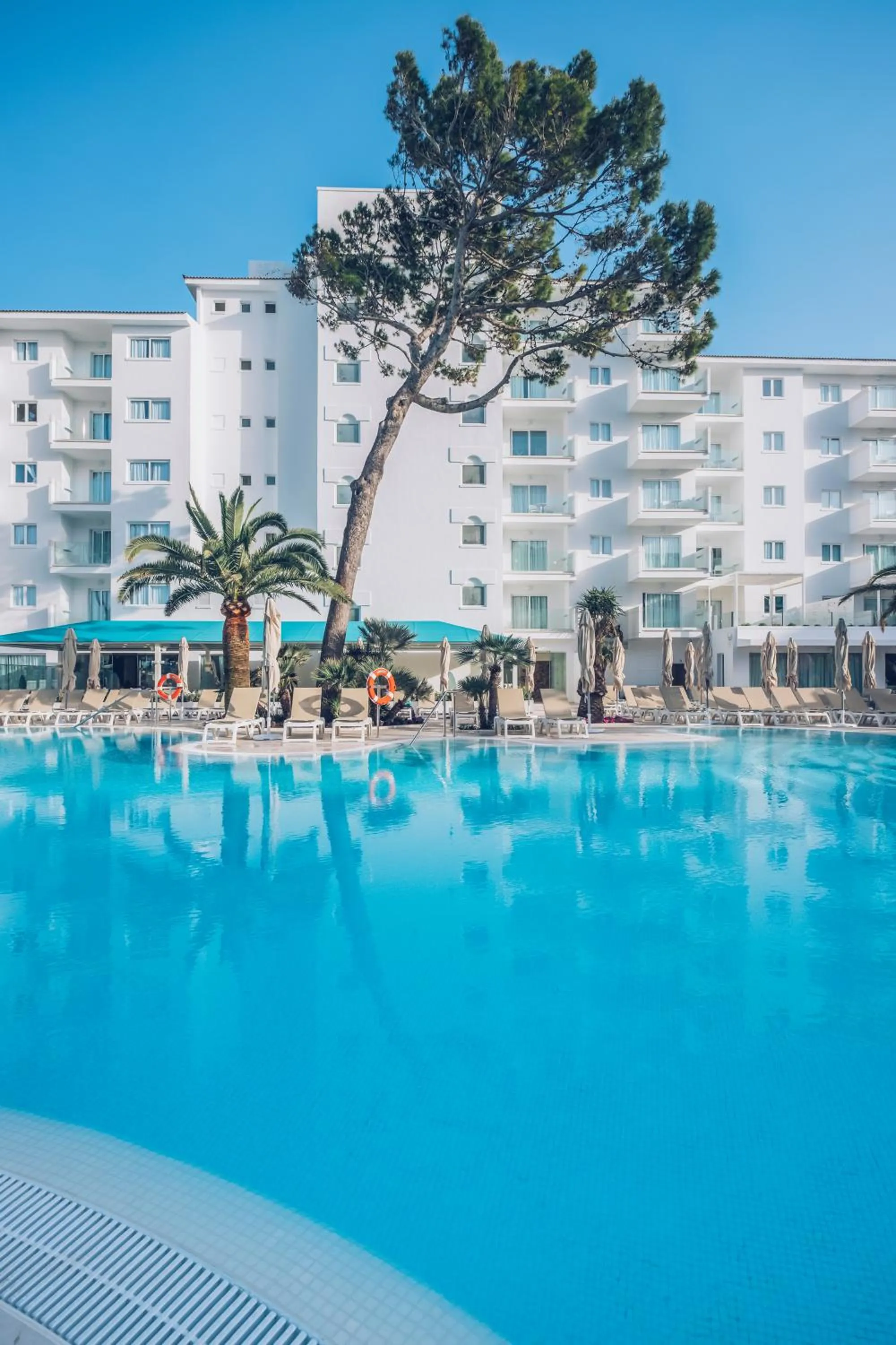 Swimming pool in Iberostar Waves Alcudia Park