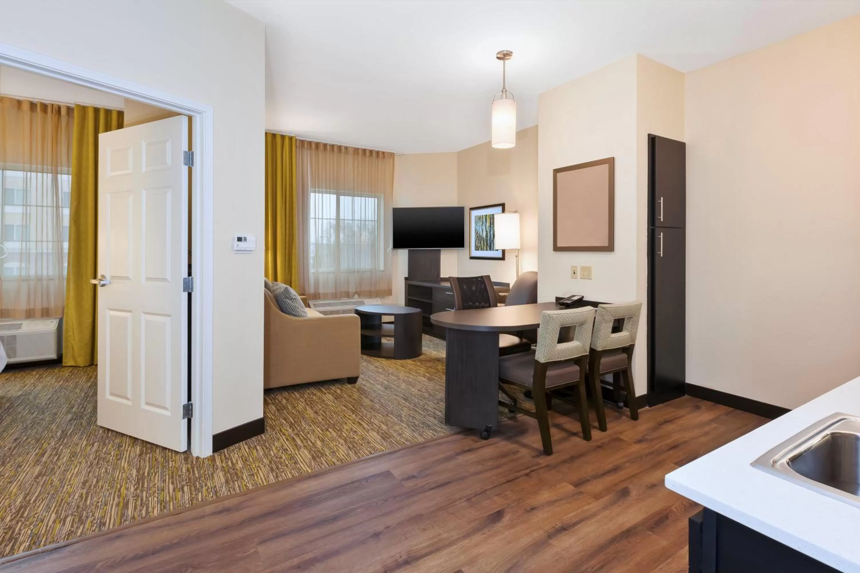 Photo of the whole room, Bed in Candlewood Suites Washington North by IHG