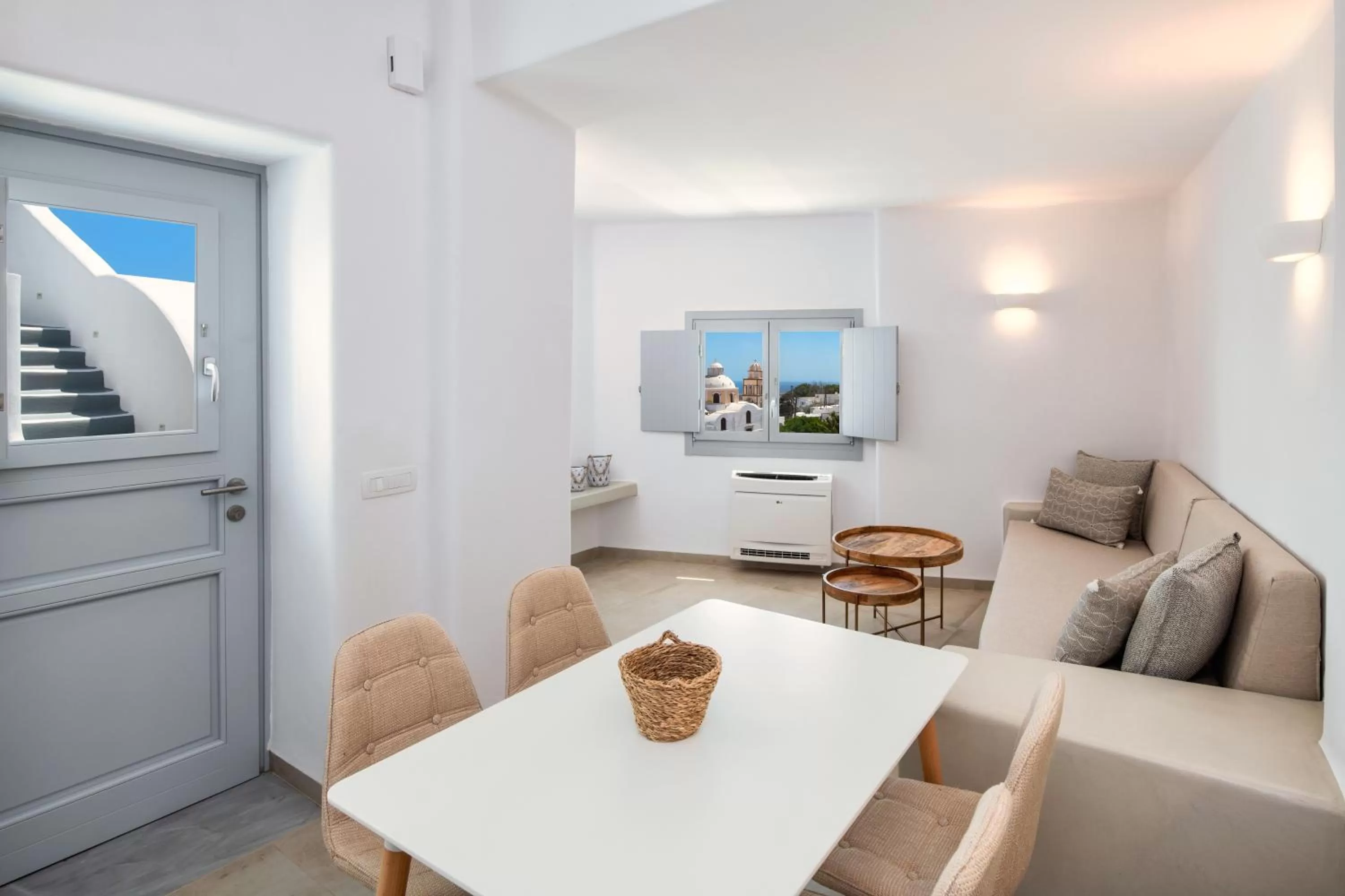 Living room in Hill Suites