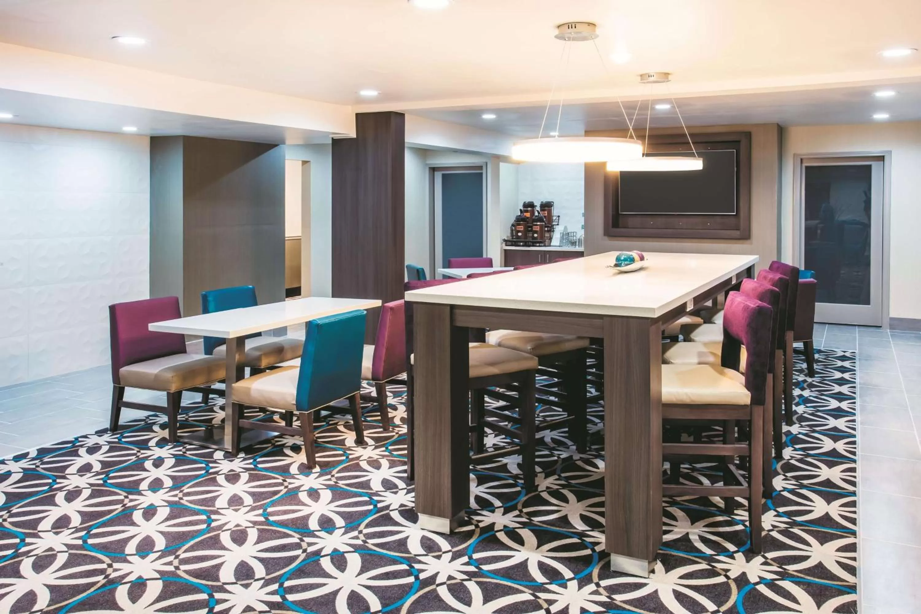 Restaurant/places to eat in La Quinta by Wyndham Cincinnati NE - Mason