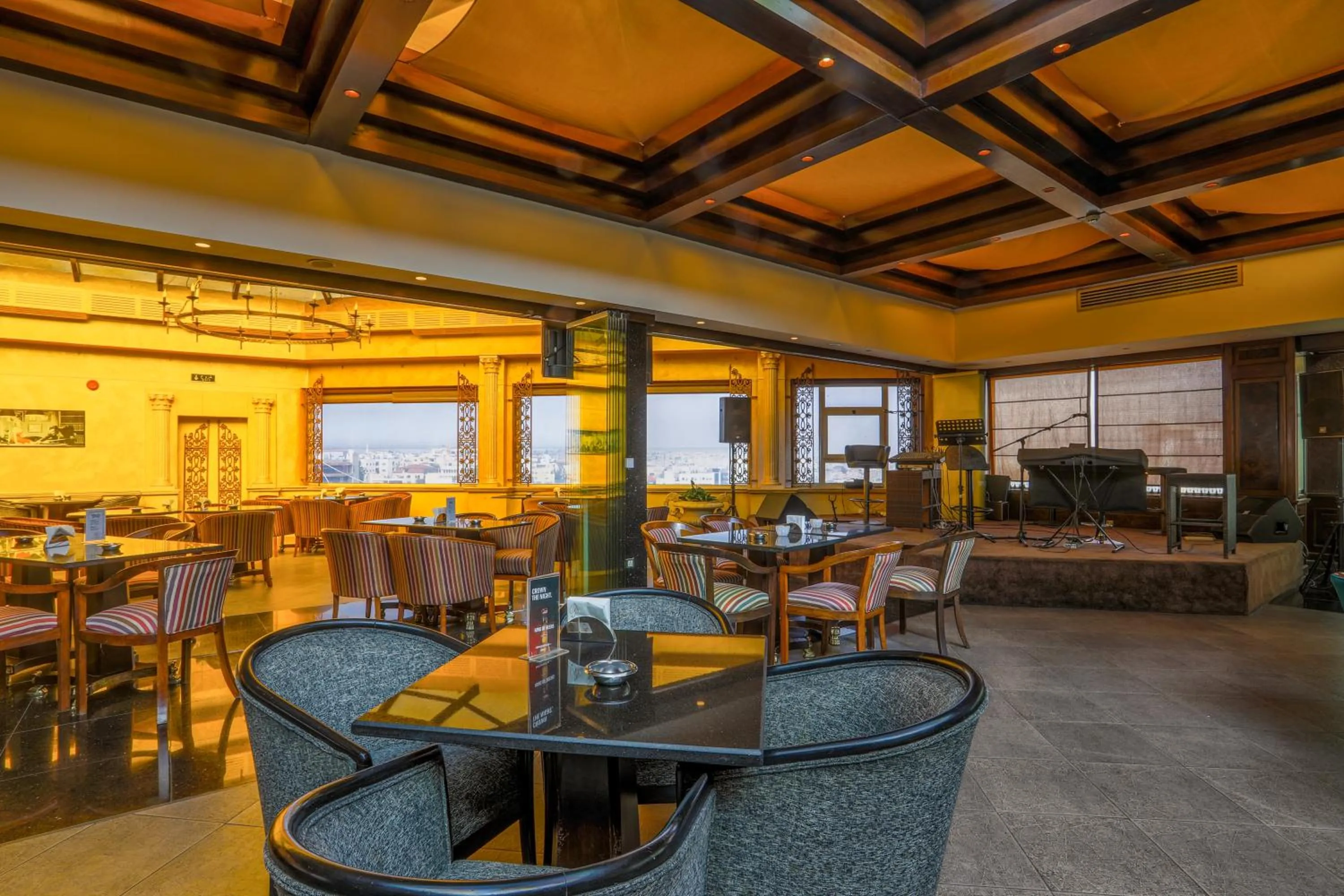 Restaurant/places to eat in Bristol Hotel