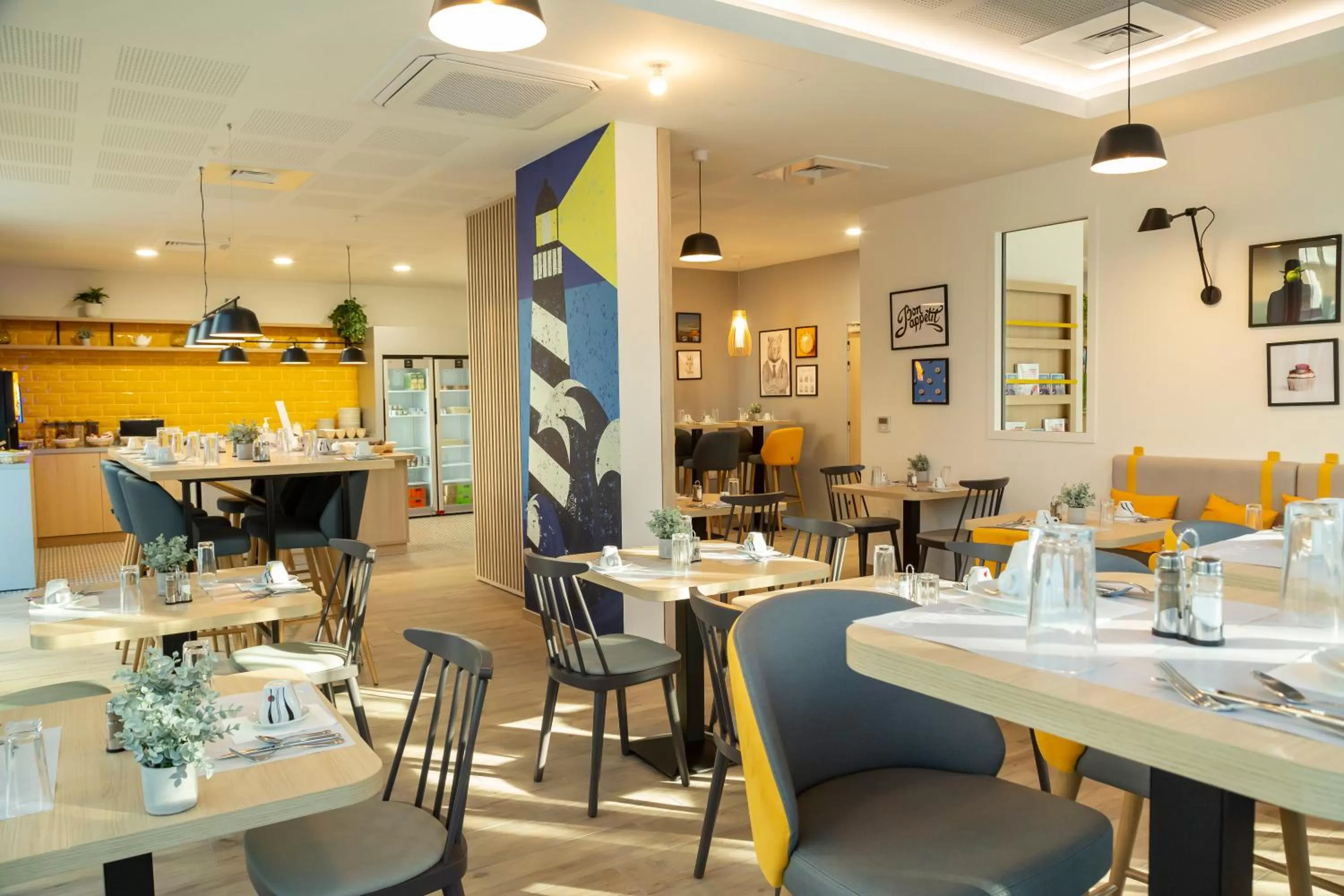 Buffet breakfast in Appart Hotel Odalys City Le Havre Centre