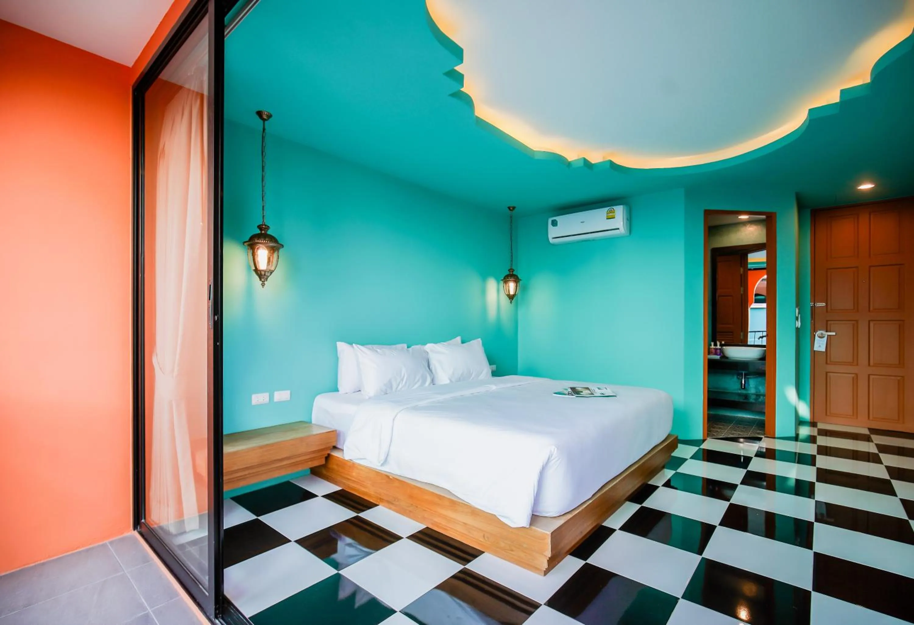 Photo of the whole room, Bed in Khaleej Mass Hotel Patong