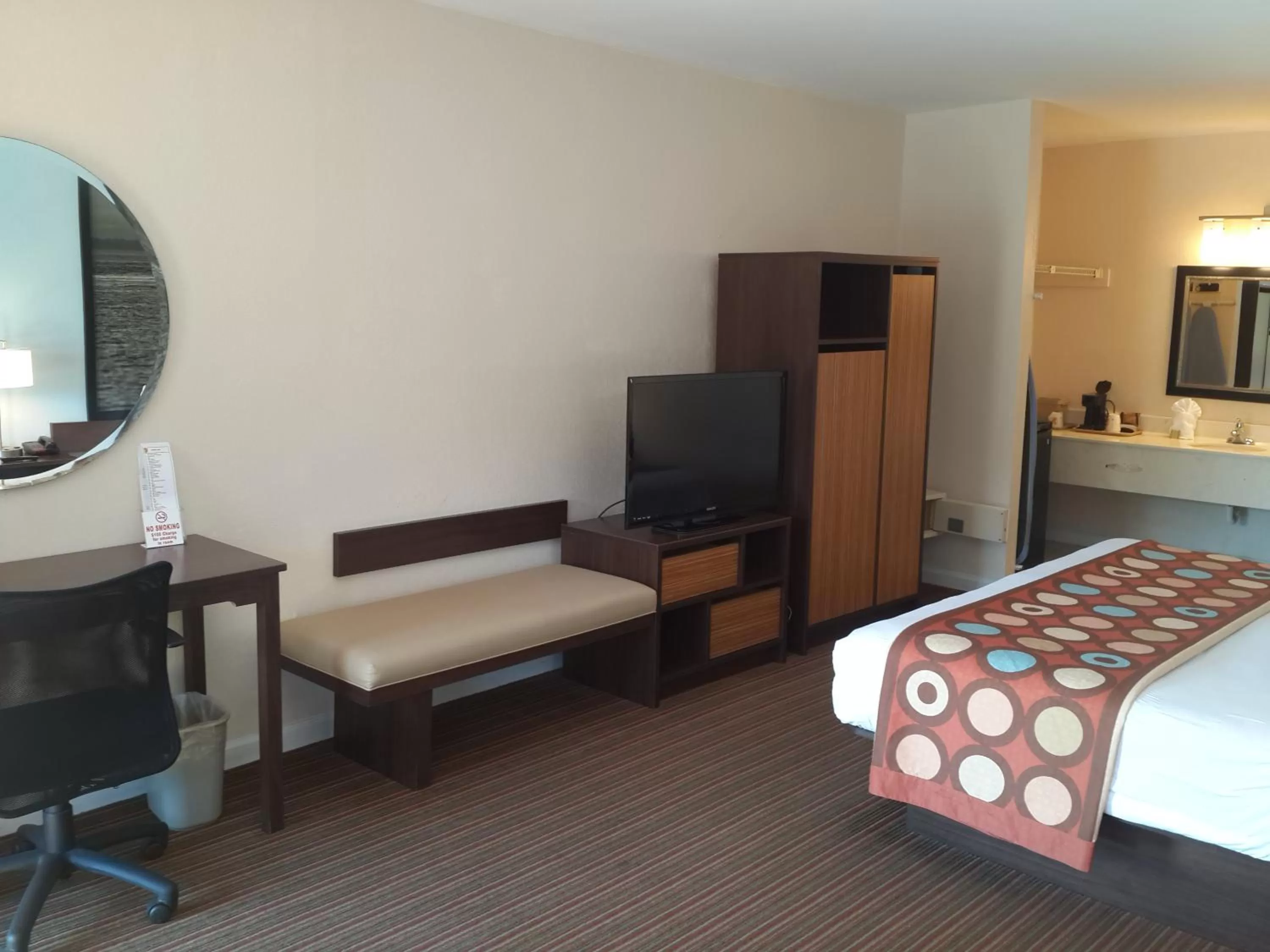 Decorative detail, Bed in Super 8 by Wyndham Florida City/Homestead/Everglades