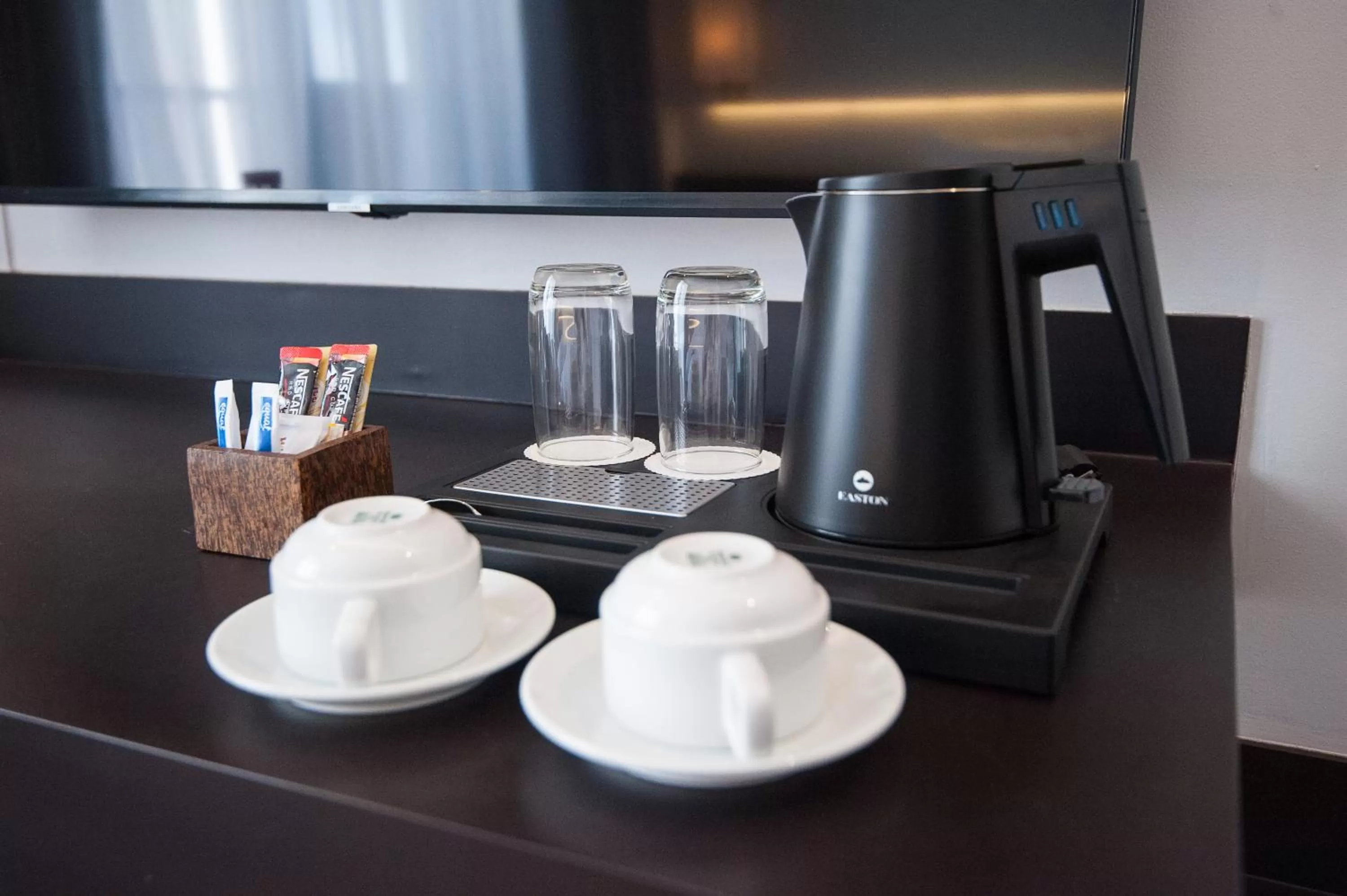 Coffee/tea facilities in GLOW PARK HOTEL Grand Royal Palace