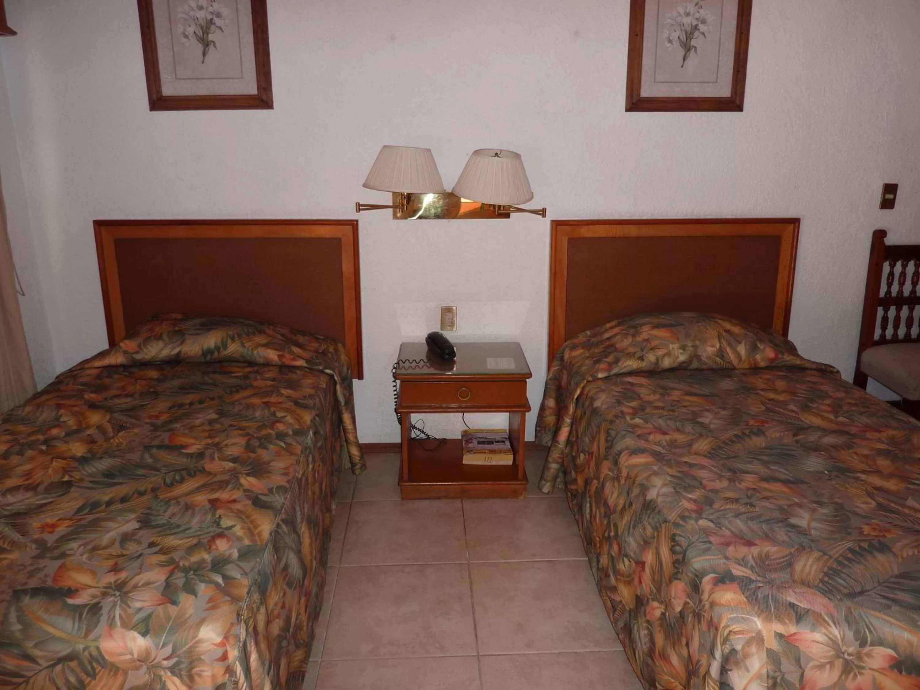 Queen Room with Two Queen Beds in Hotel Bajo el Volcan