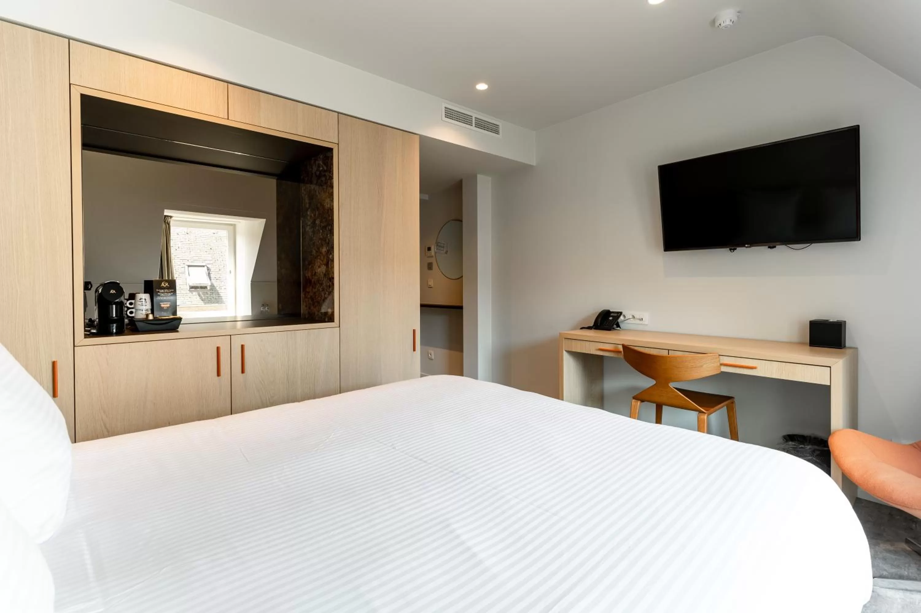 Photo of the whole room, Bed in Hotel Le Bois De Bruges