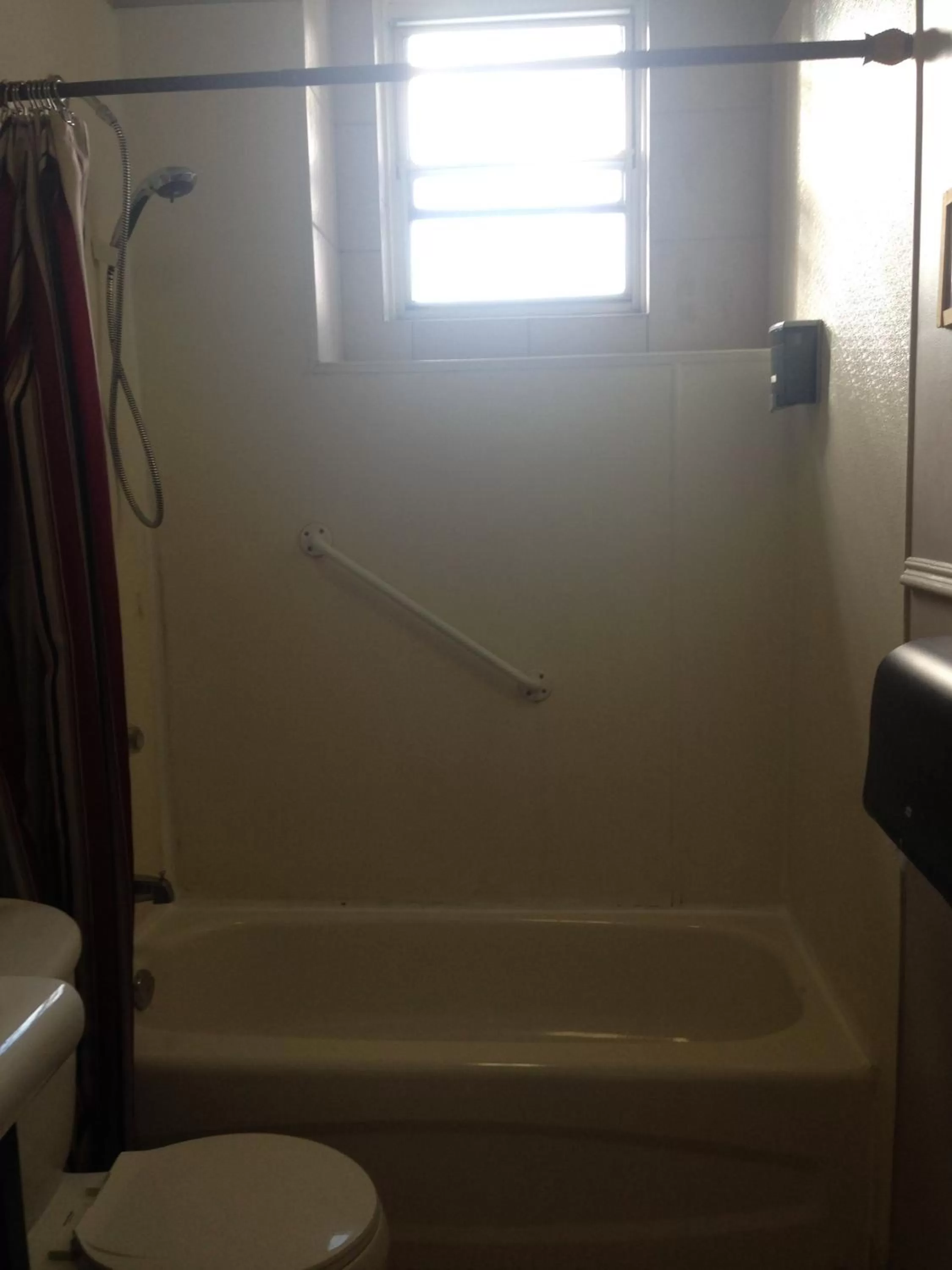 Bathroom in The Rex Hotel Jazz & Blues Bar