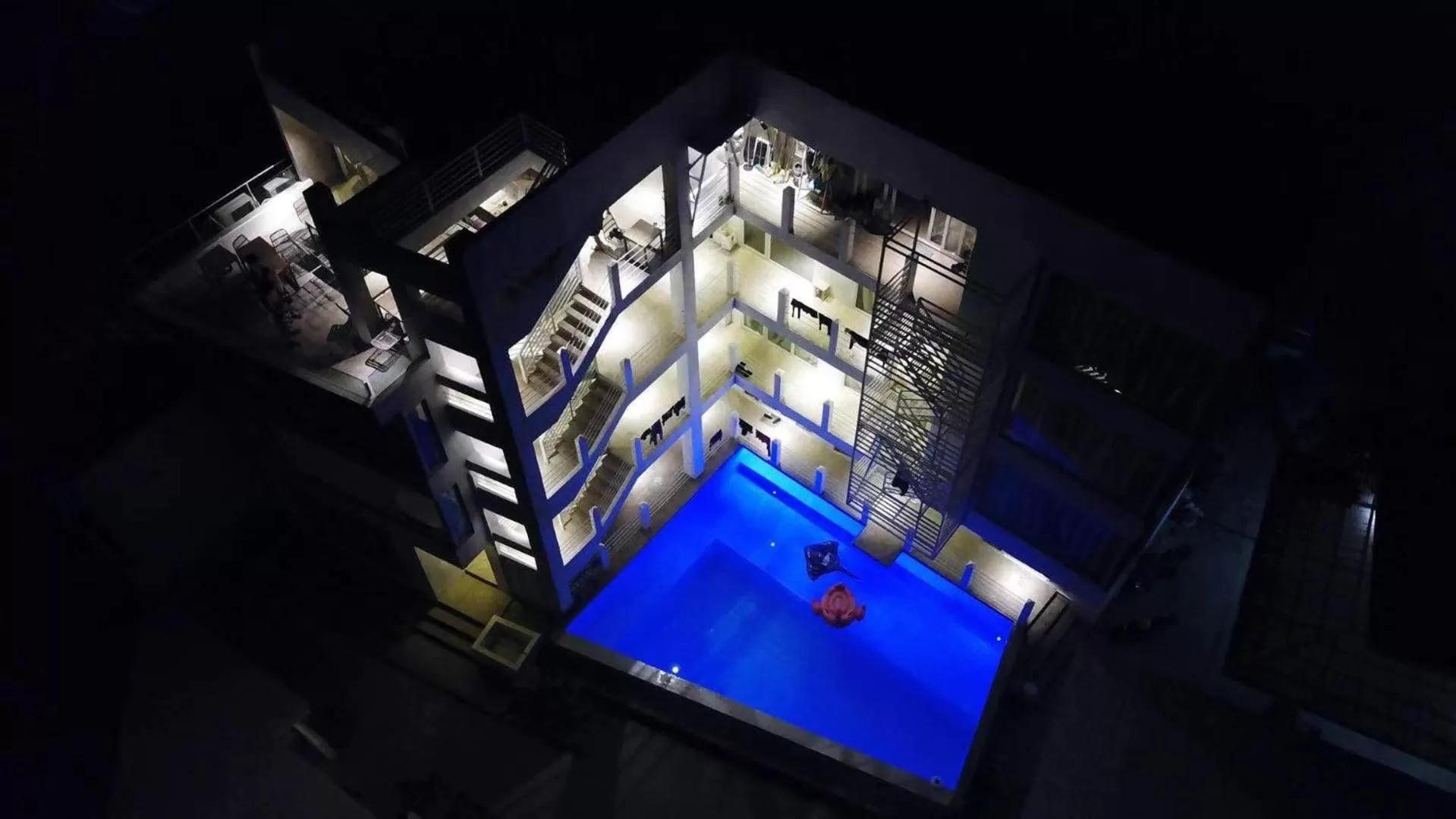 Pool view in Sugarsea Inn & Dive shop