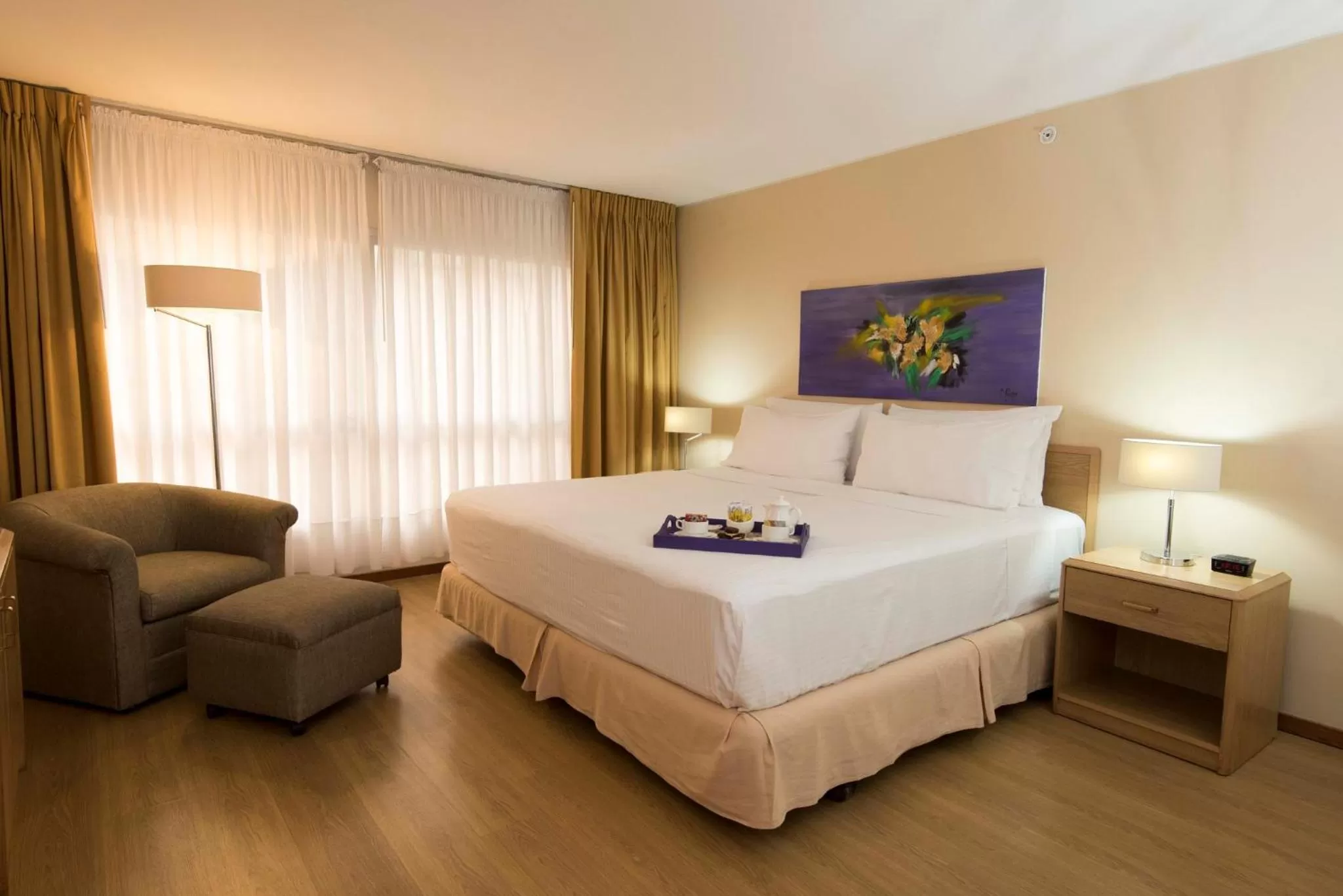 Photo of the whole room, Bed in Holiday Inn Montevideo by IHG