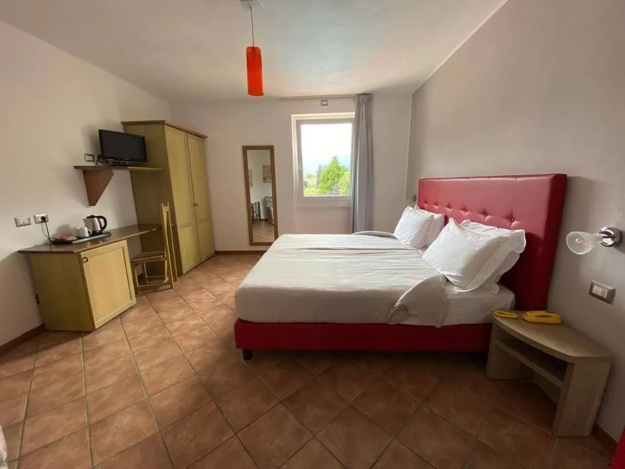 Photo of the whole room, Bed in Hotel Lenno