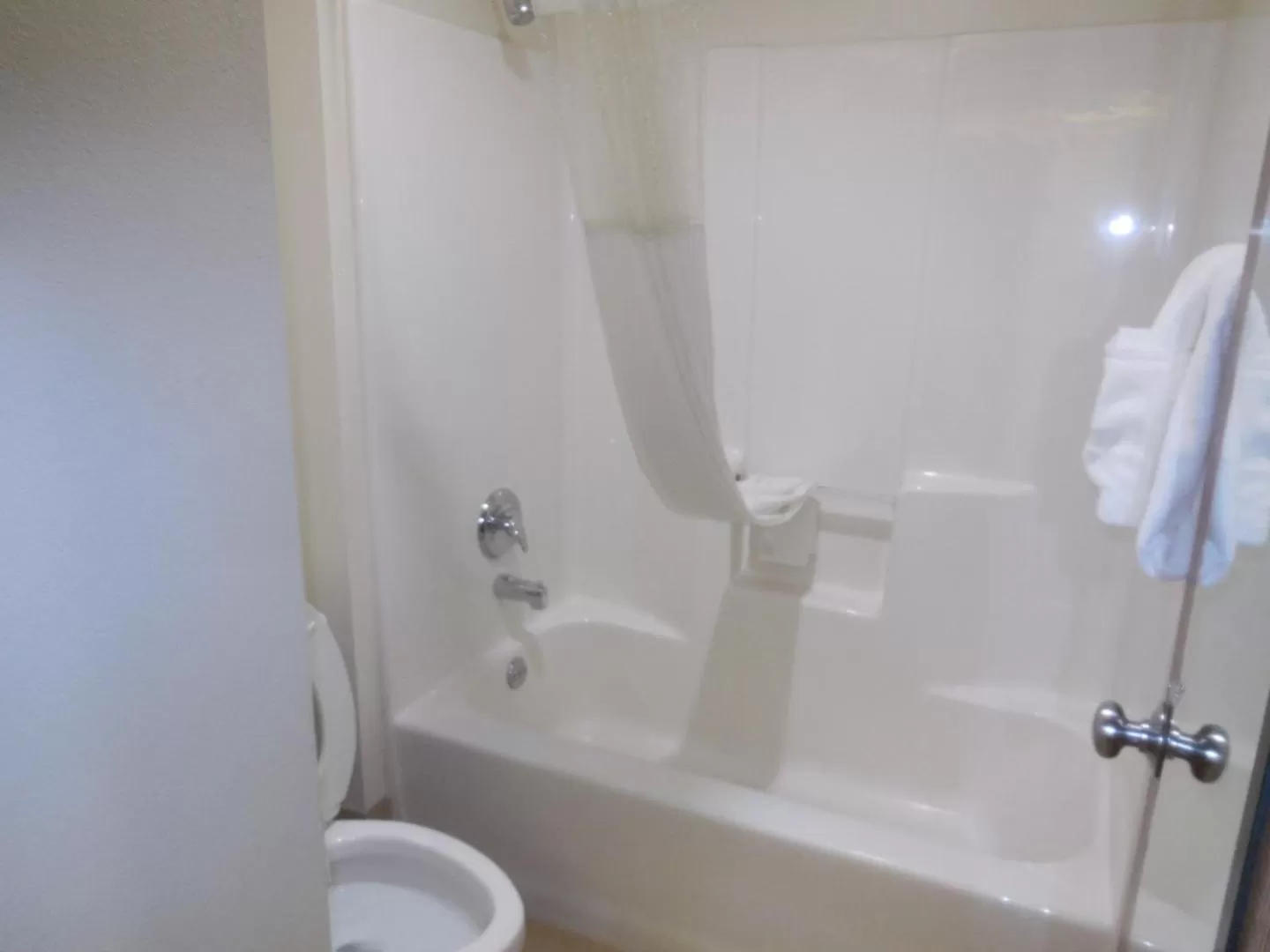 Bathroom in Baymont by Wyndham Bridgeport/Frankenmuth