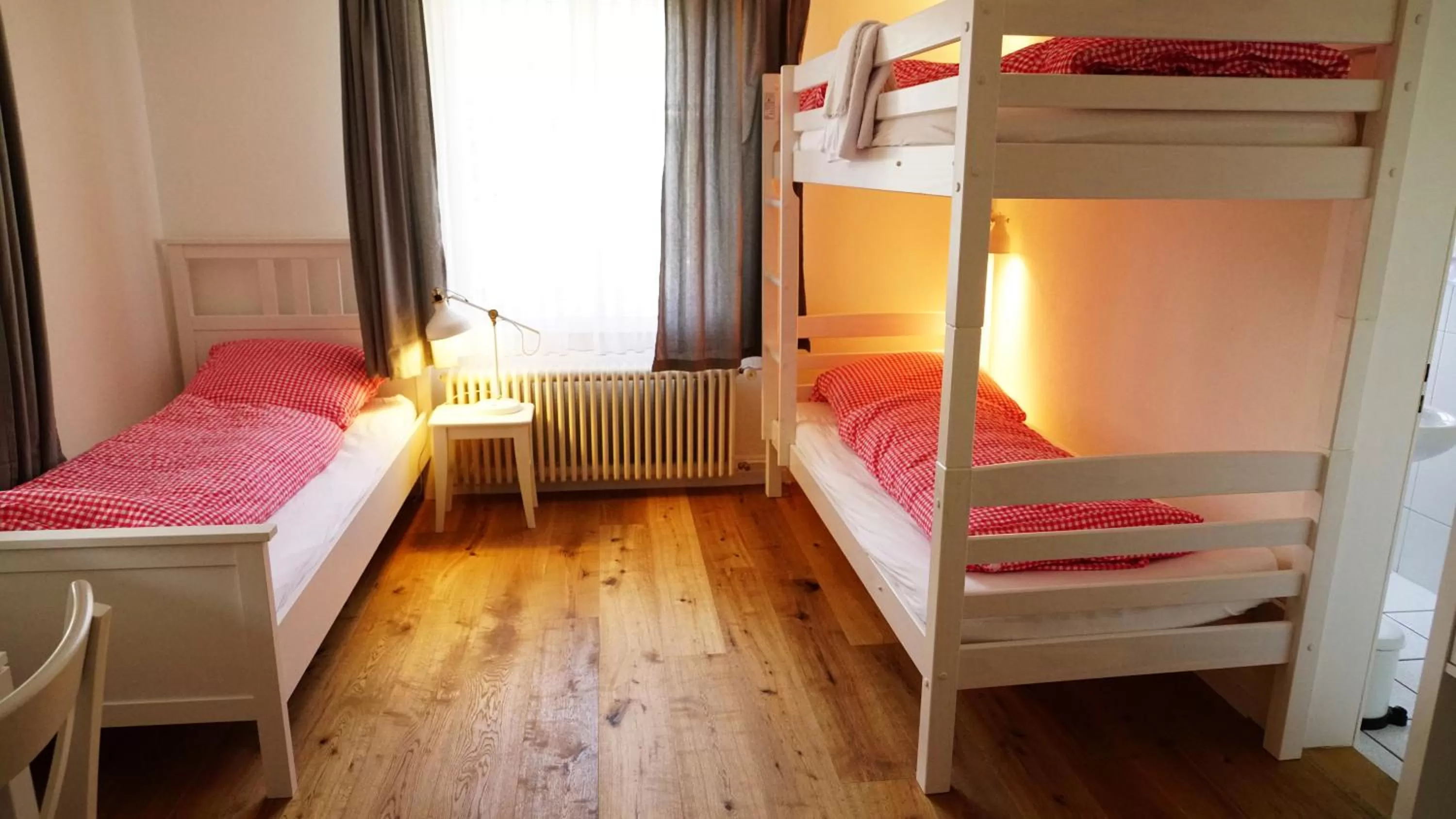 bunk bed, Bed in Adventure Guesthouse Interlaken