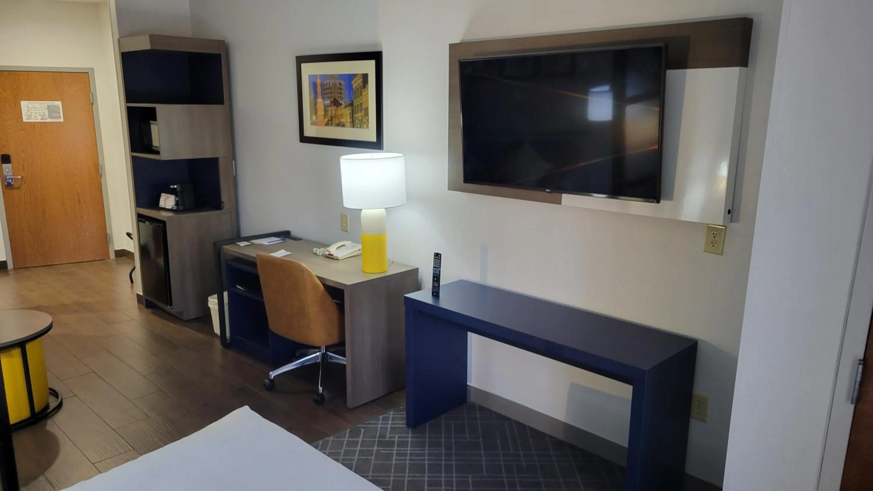 Photo of the whole room in Comfort Suites Macon Northwest