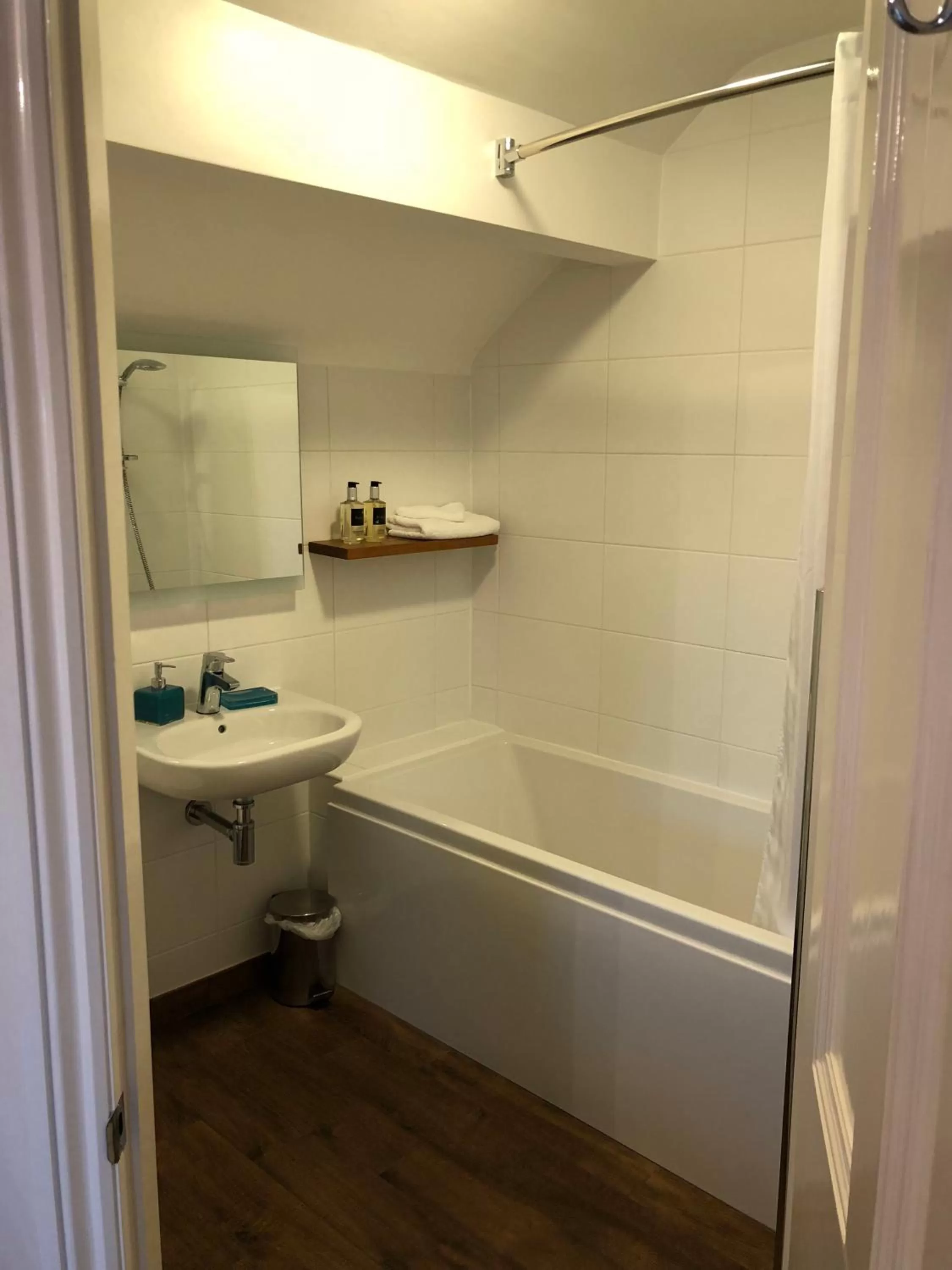 Bedroom, Bathroom in The Hive at 52