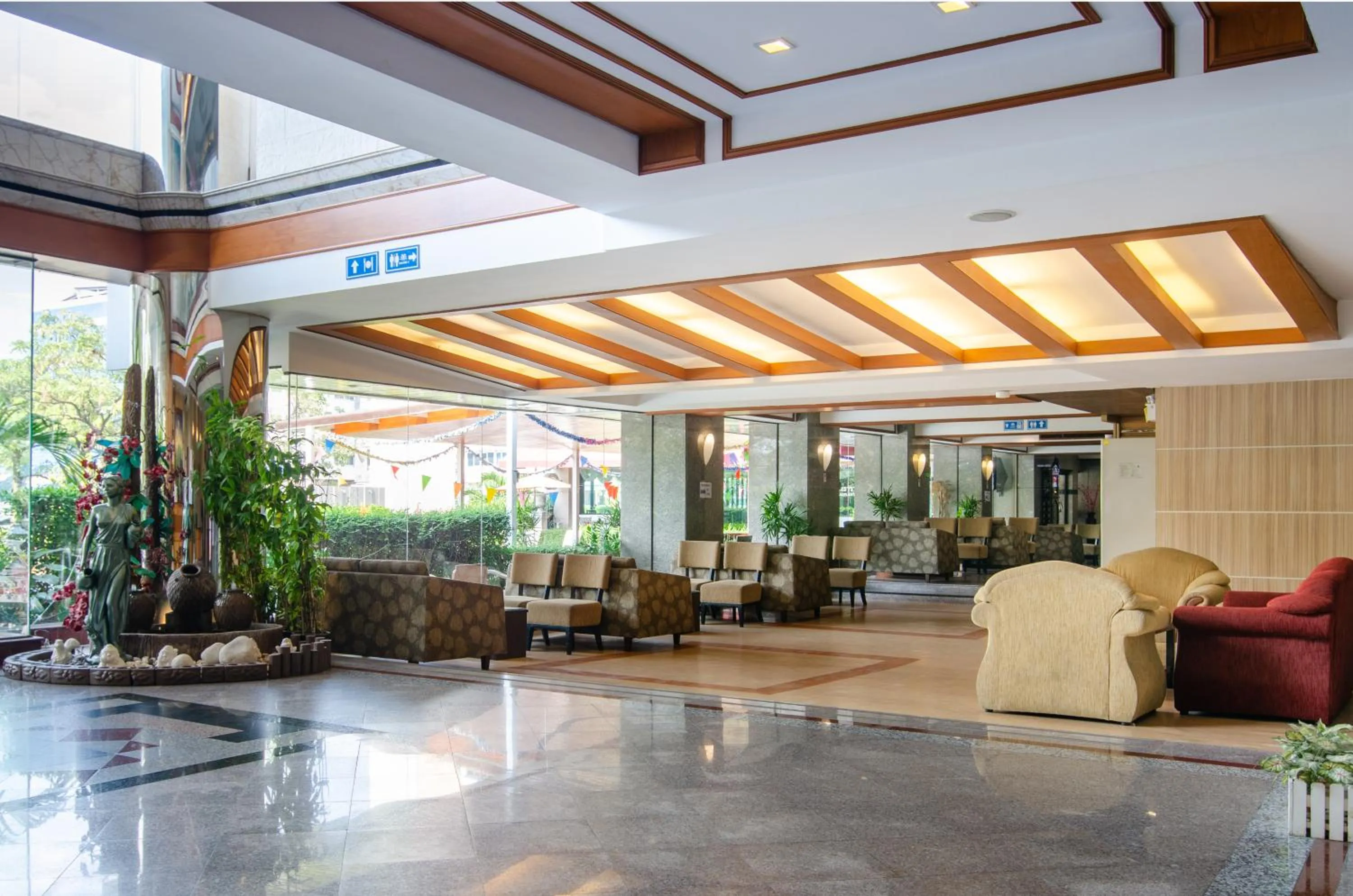 Lobby or reception in Grand Tara Garden Thai Hotel
