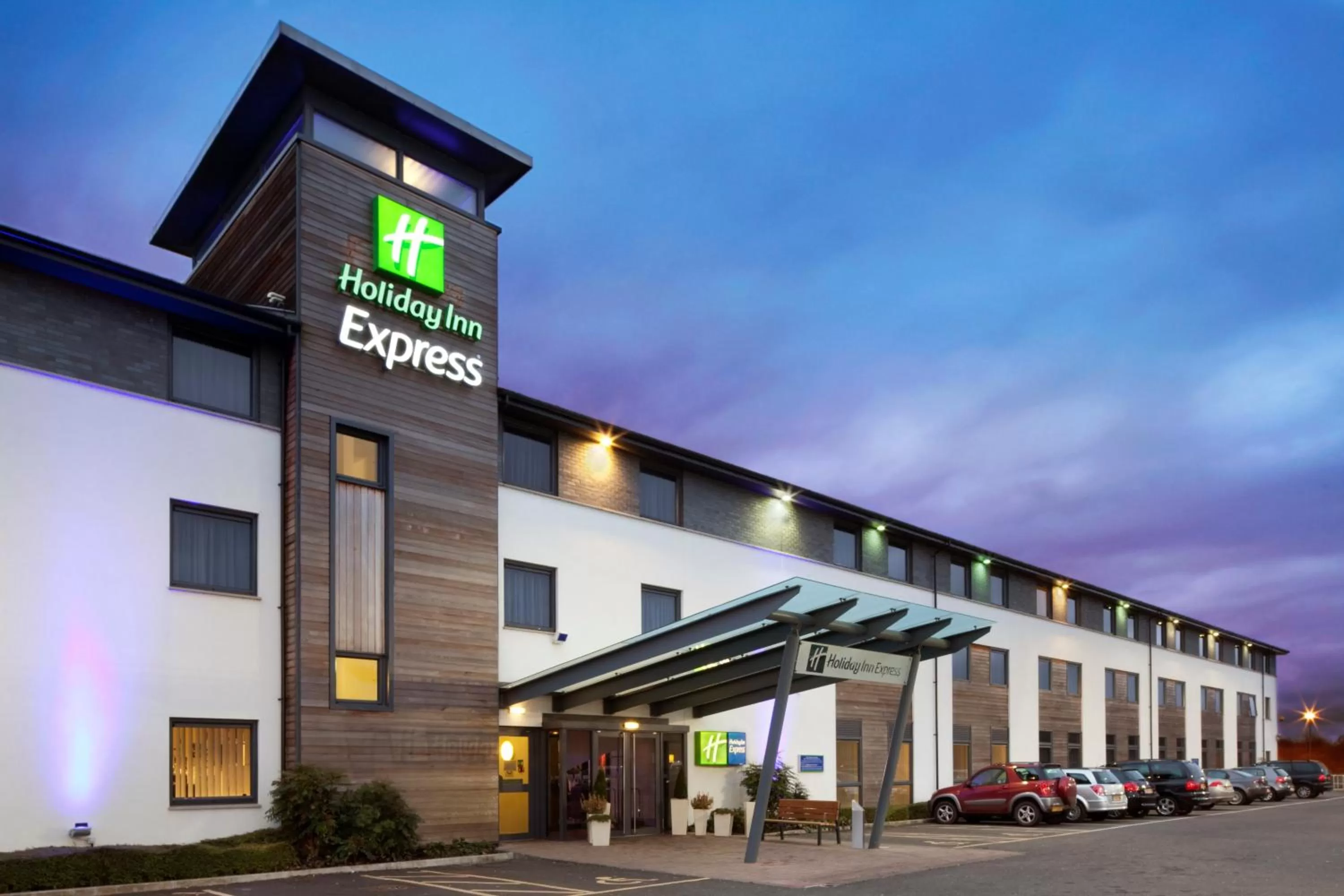 Property building in Holiday Inn Express Cambridge by IHG