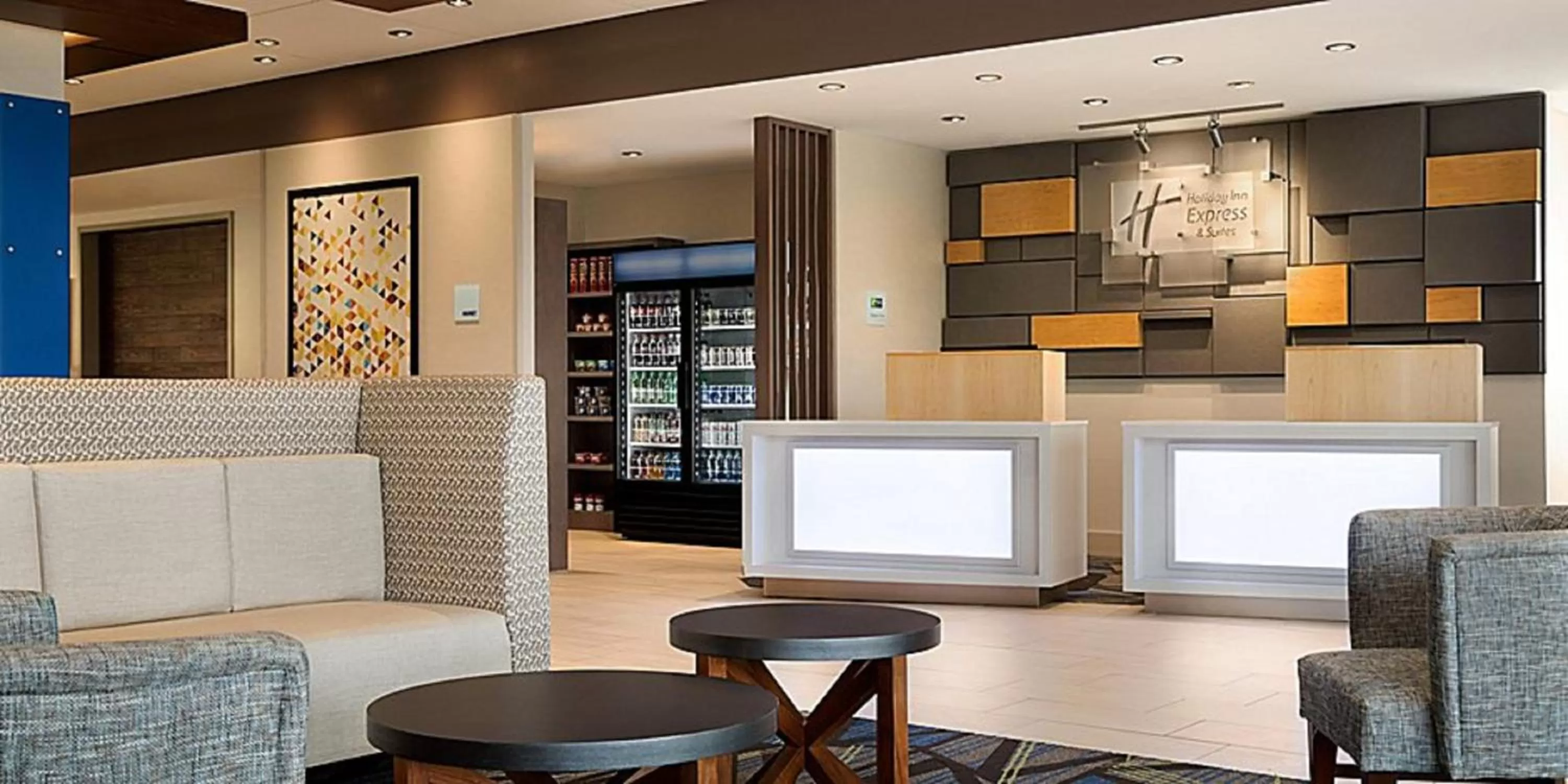 Lobby or reception in Holiday Inn Express & Suites - Savannah W - Chatham Parkway by IHG