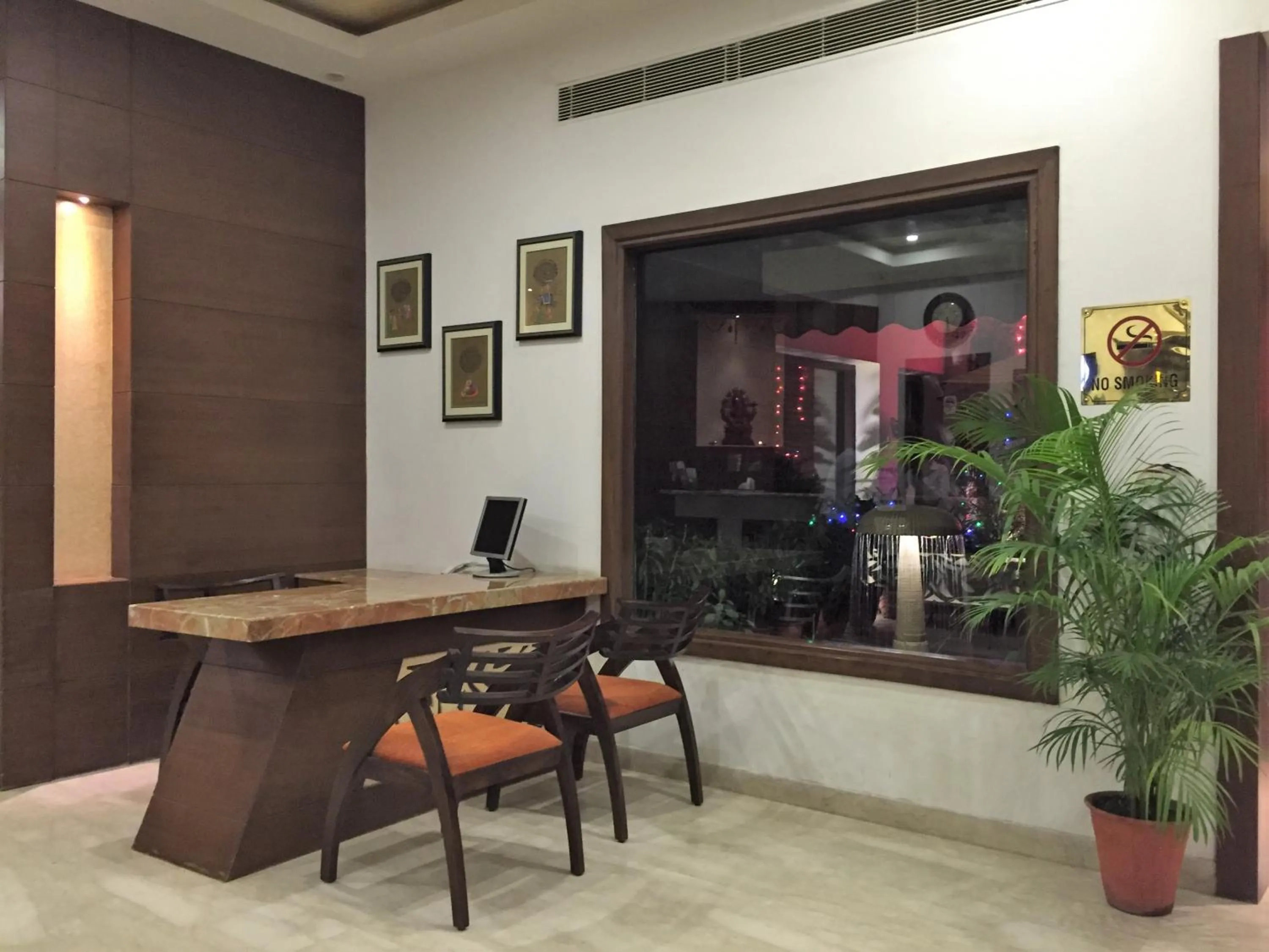 Lobby or reception in Ratnawali – A Vegetarian Heritage Hotel