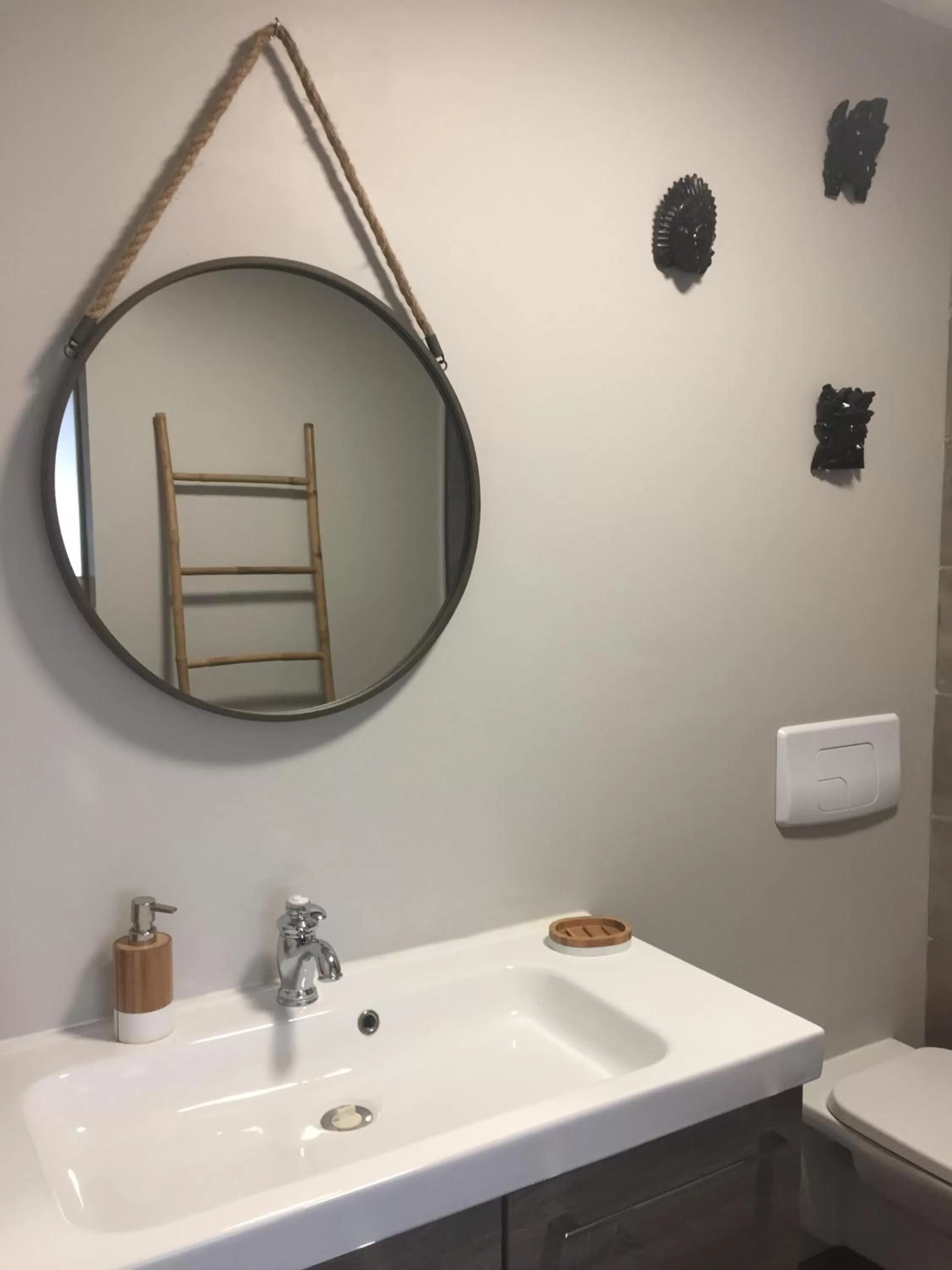 Bathroom in 1 Chambre, 1 P'tit dèj', 1 Sourire