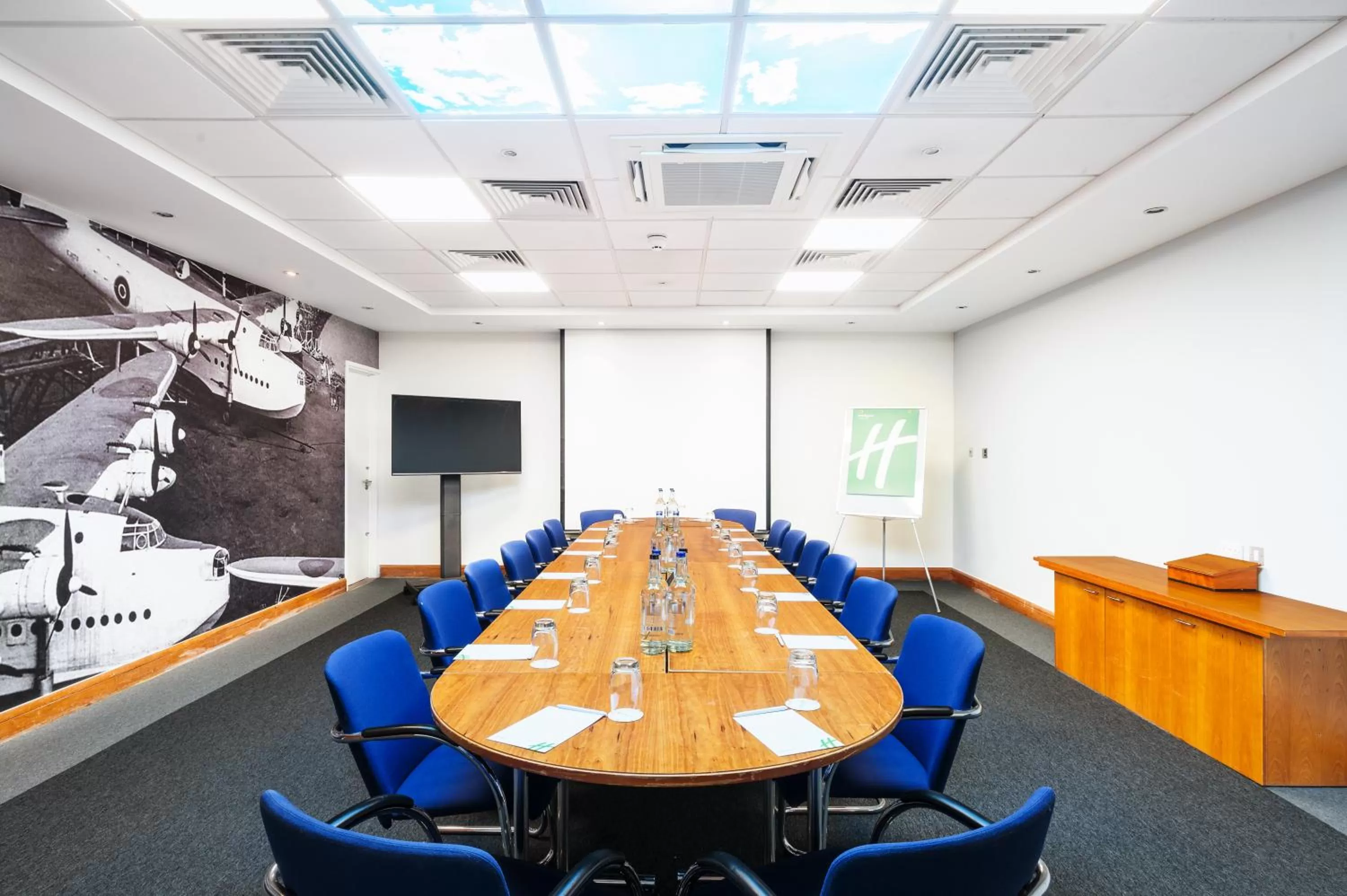 Meeting/conference room in Holiday Inn Rochester-Chatham by IHG