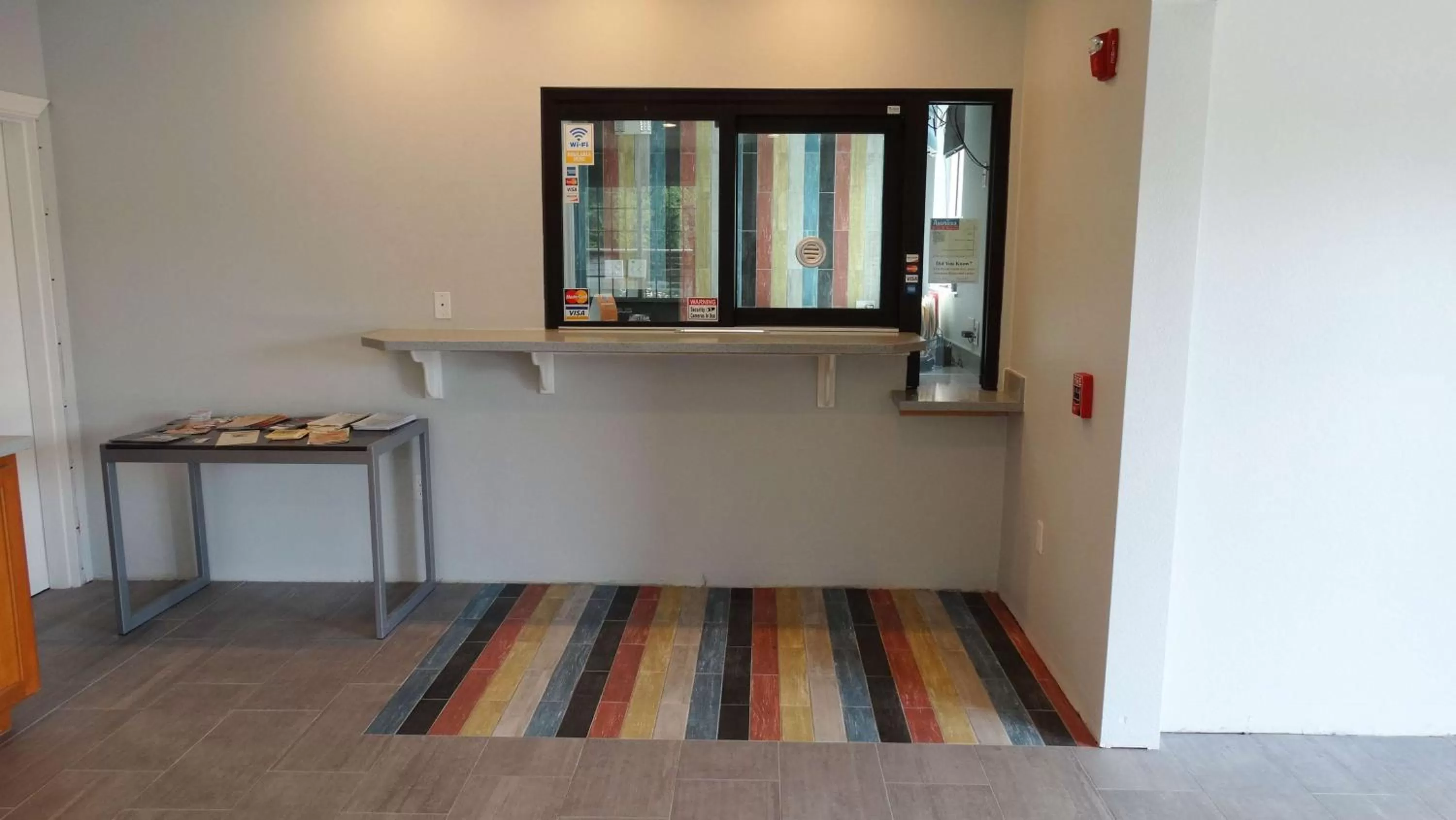 Kitchen or kitchenette in Motel 6 Houston, TX – Willowbrook Mall