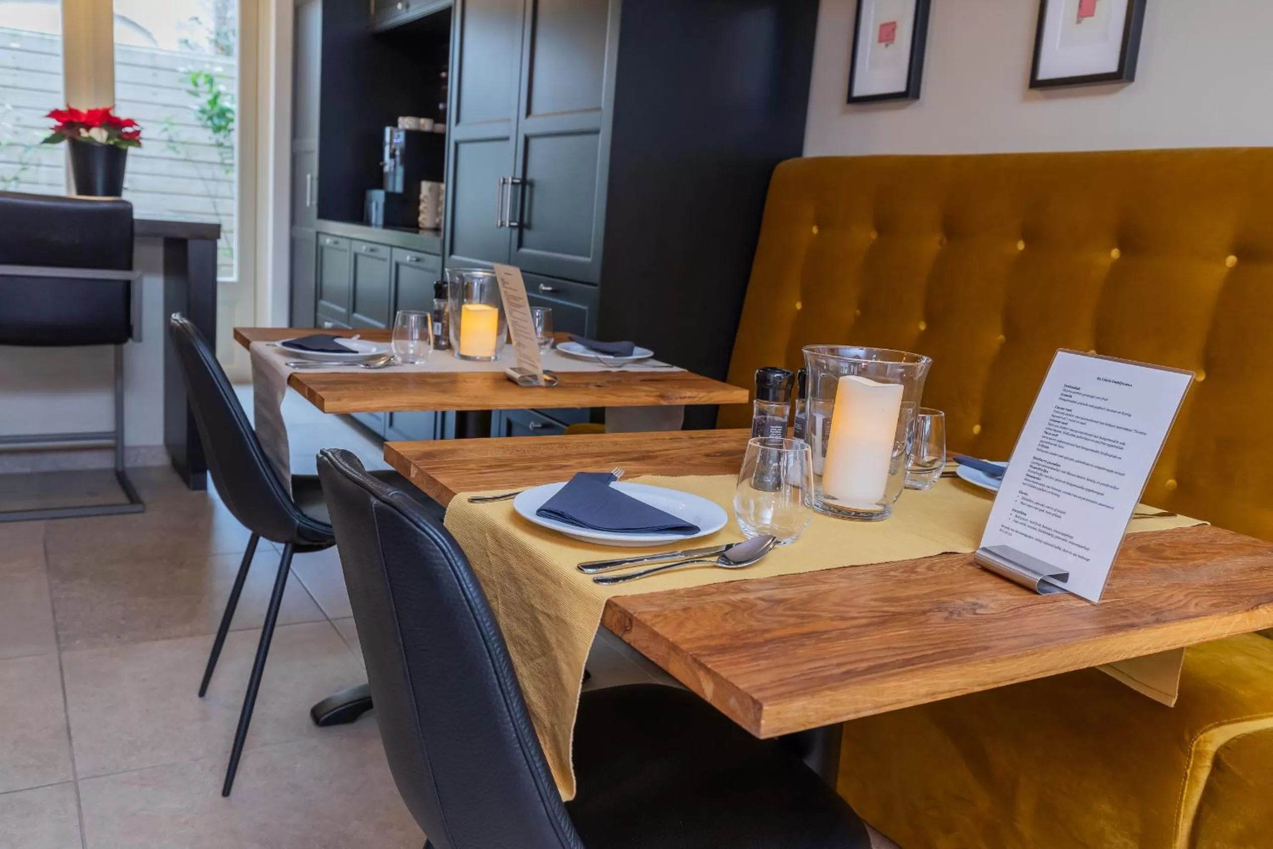 Restaurant/places to eat in ExLibris Boutique Hotel