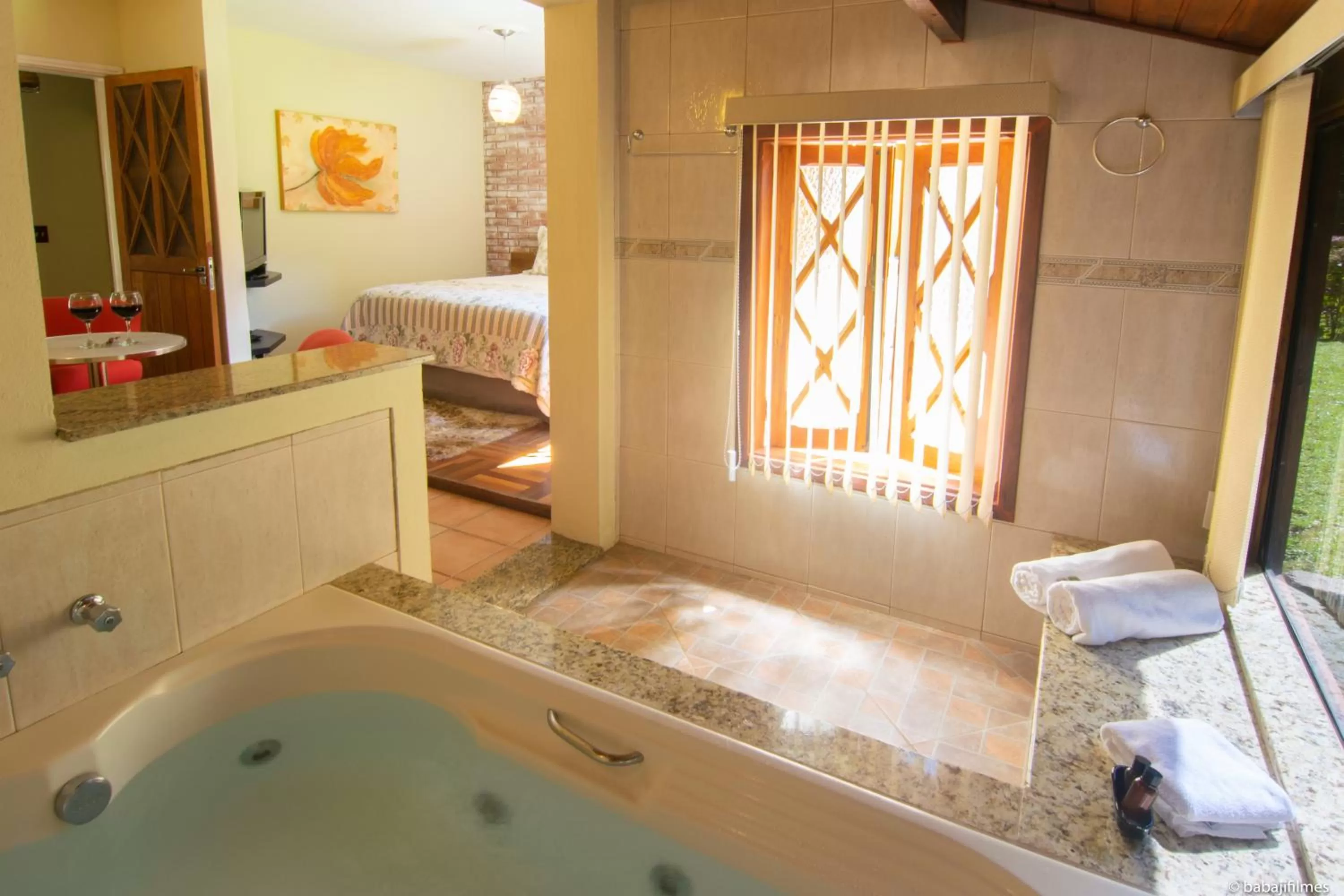 Hot Tub, Bathroom in Pousada Serra Villena