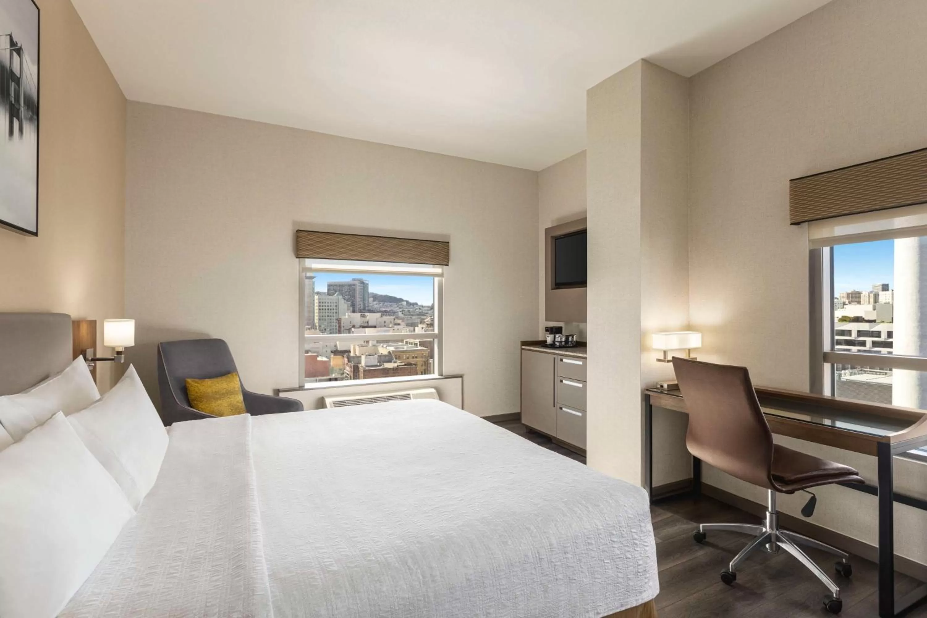 Bedroom, Bed in Hampton Inn San Francisco Downtown/Convention Center