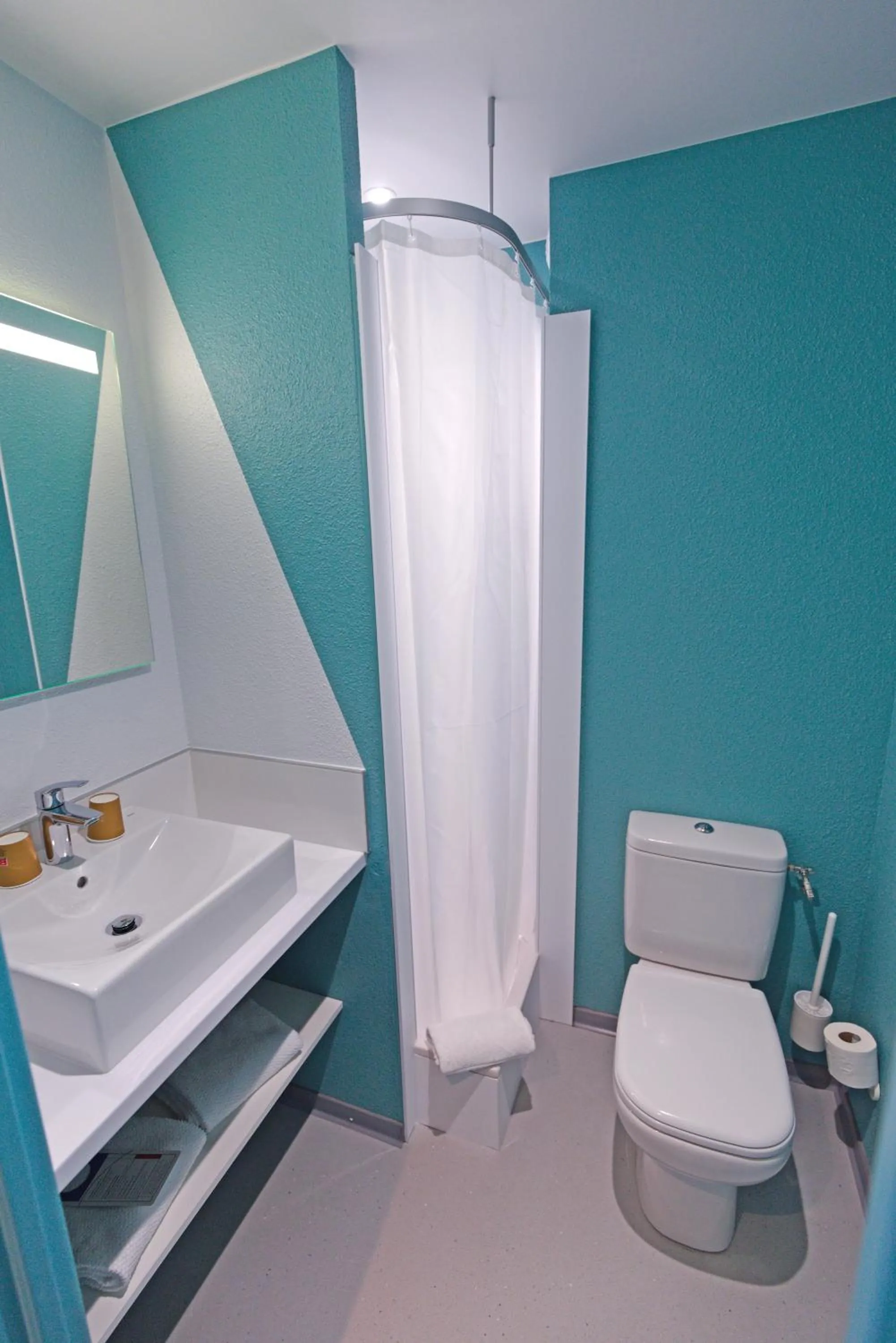 Toilet in ibis Budget La Teste Bassin d'Arcachon