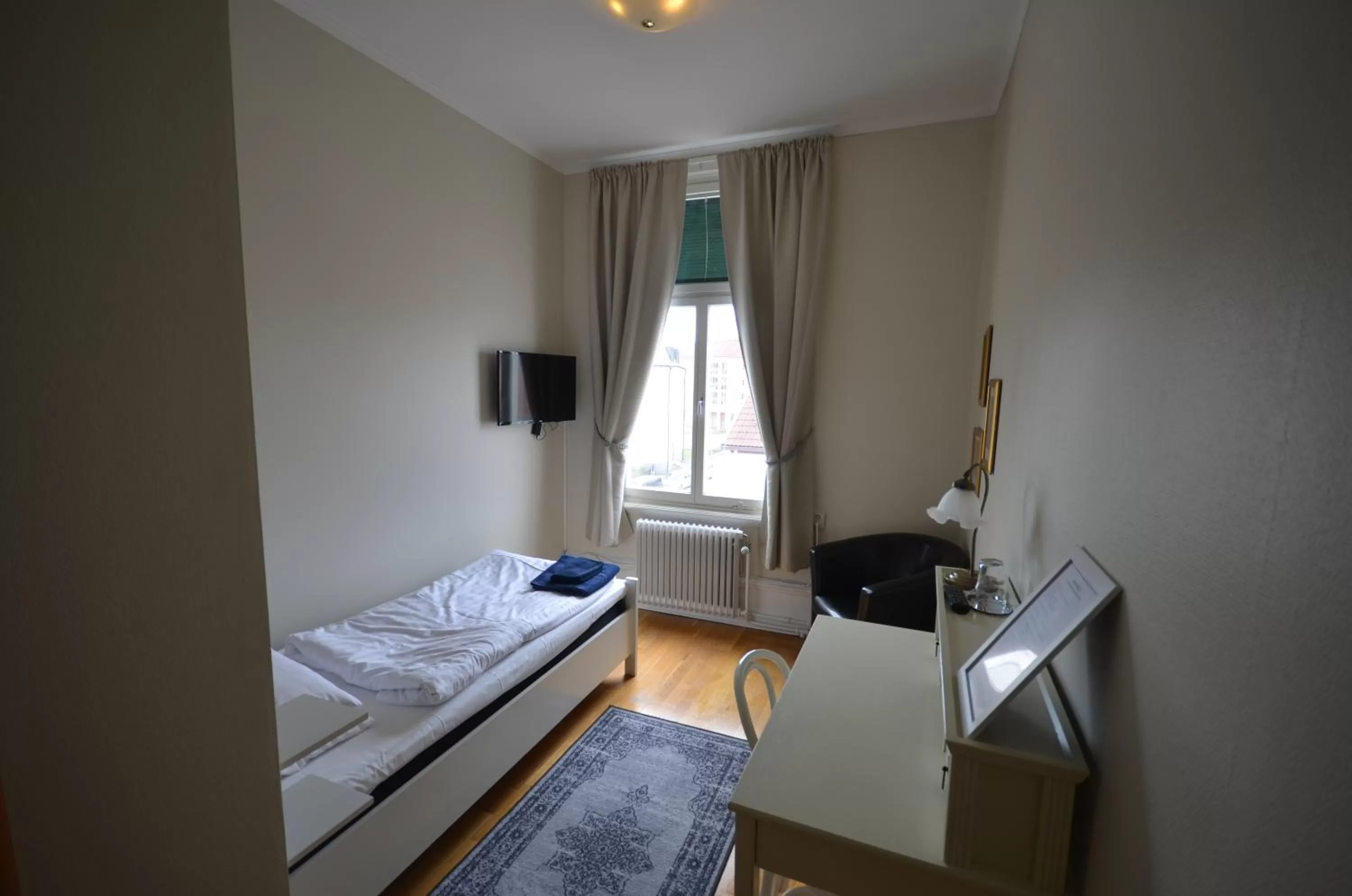 Photo of the whole room, Bed in Hotell Royal