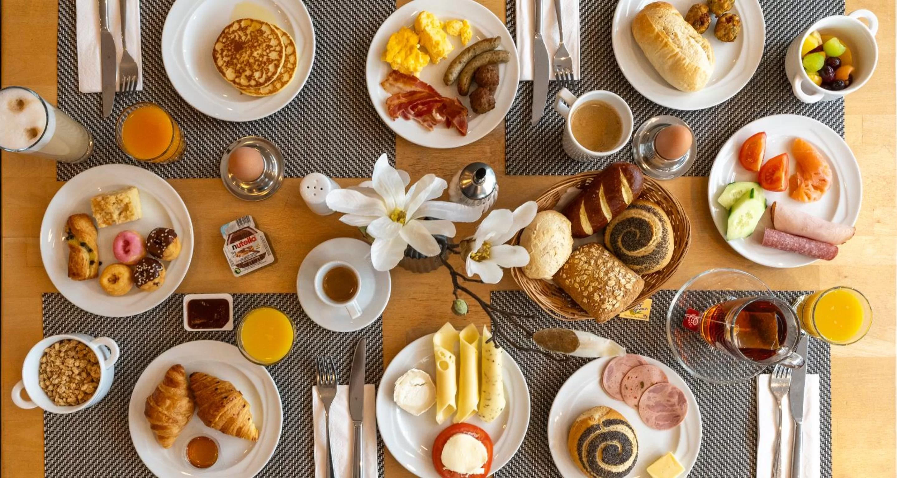 Breakfast in PLAZA Premium Köln