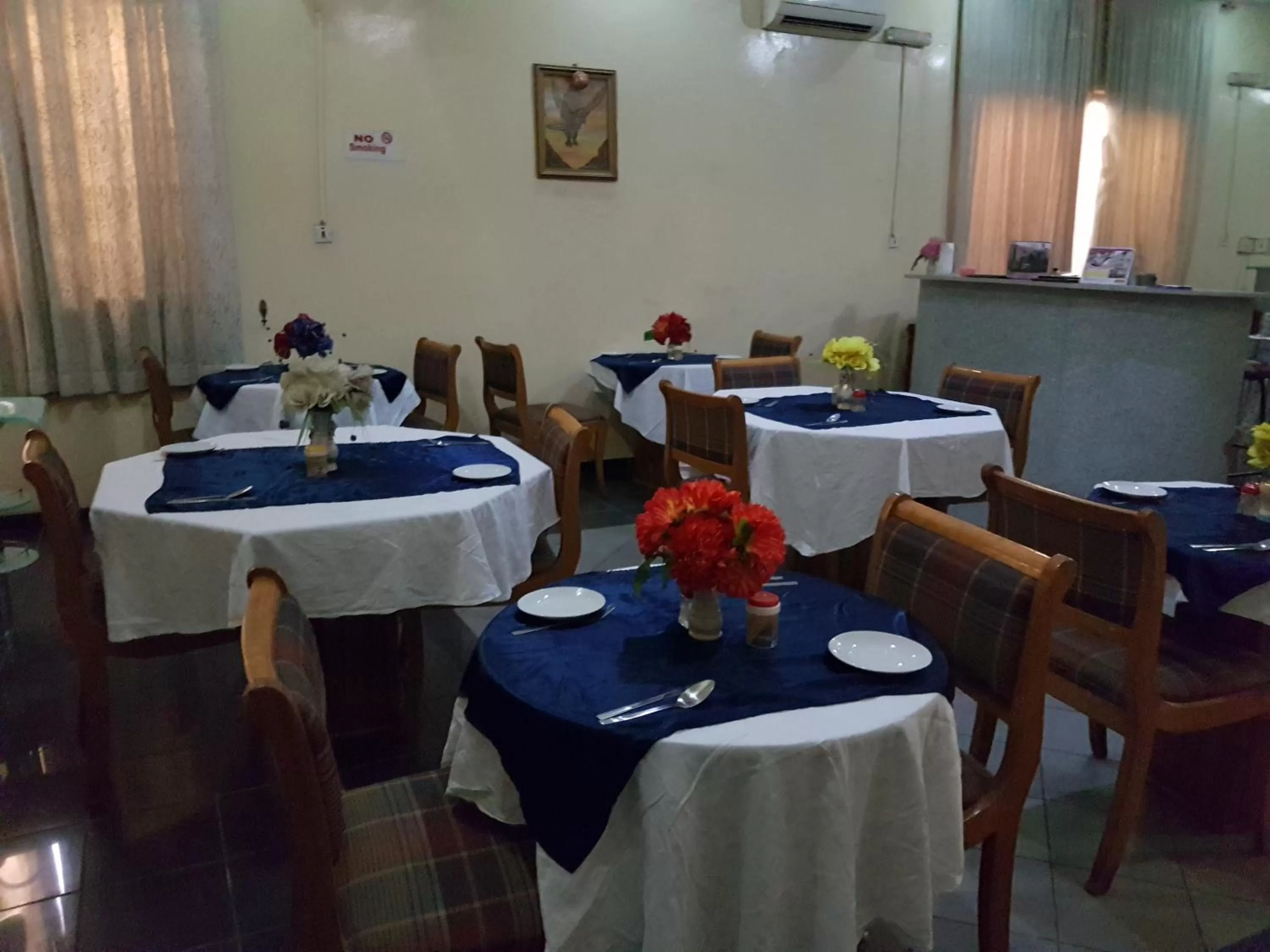 Restaurant/places to eat in Citilodge Hotel & Conference Centre Newly Renovated