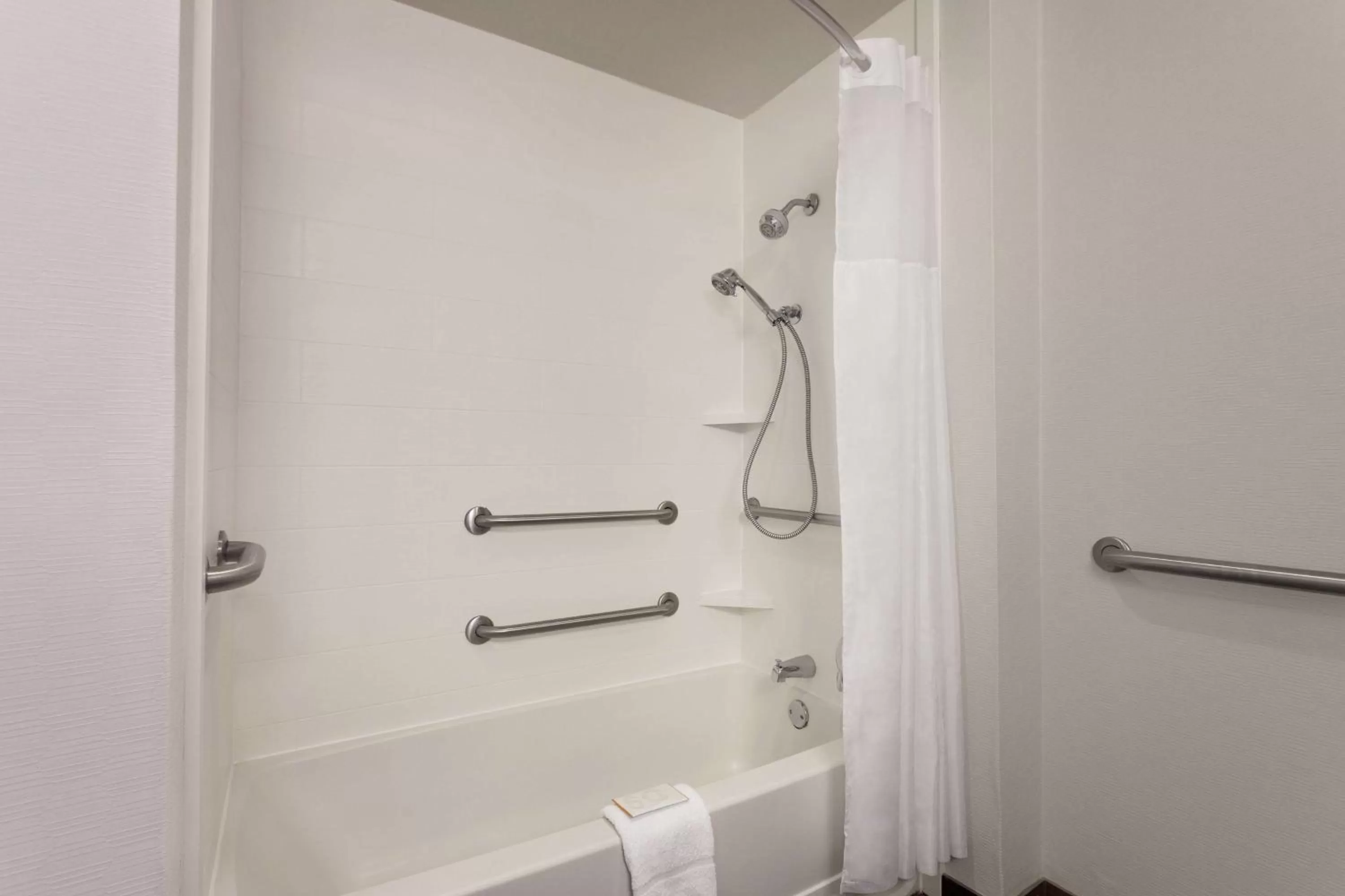 Bathroom in Hampton Inn & Suites Montgomery-EastChase