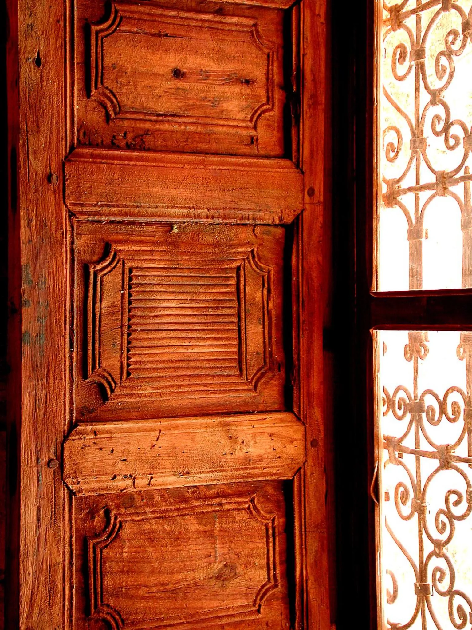 Library in Riad Aladdin - FERME