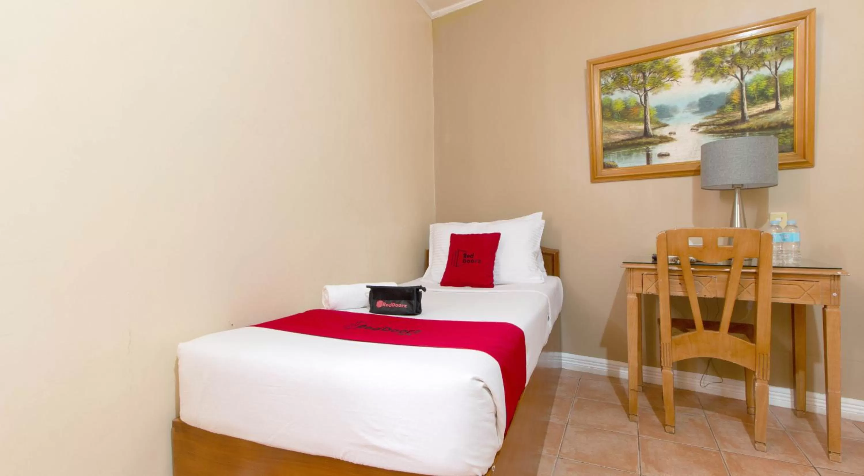 Other, Bed in RedDoorz @ Downtown Tacloban