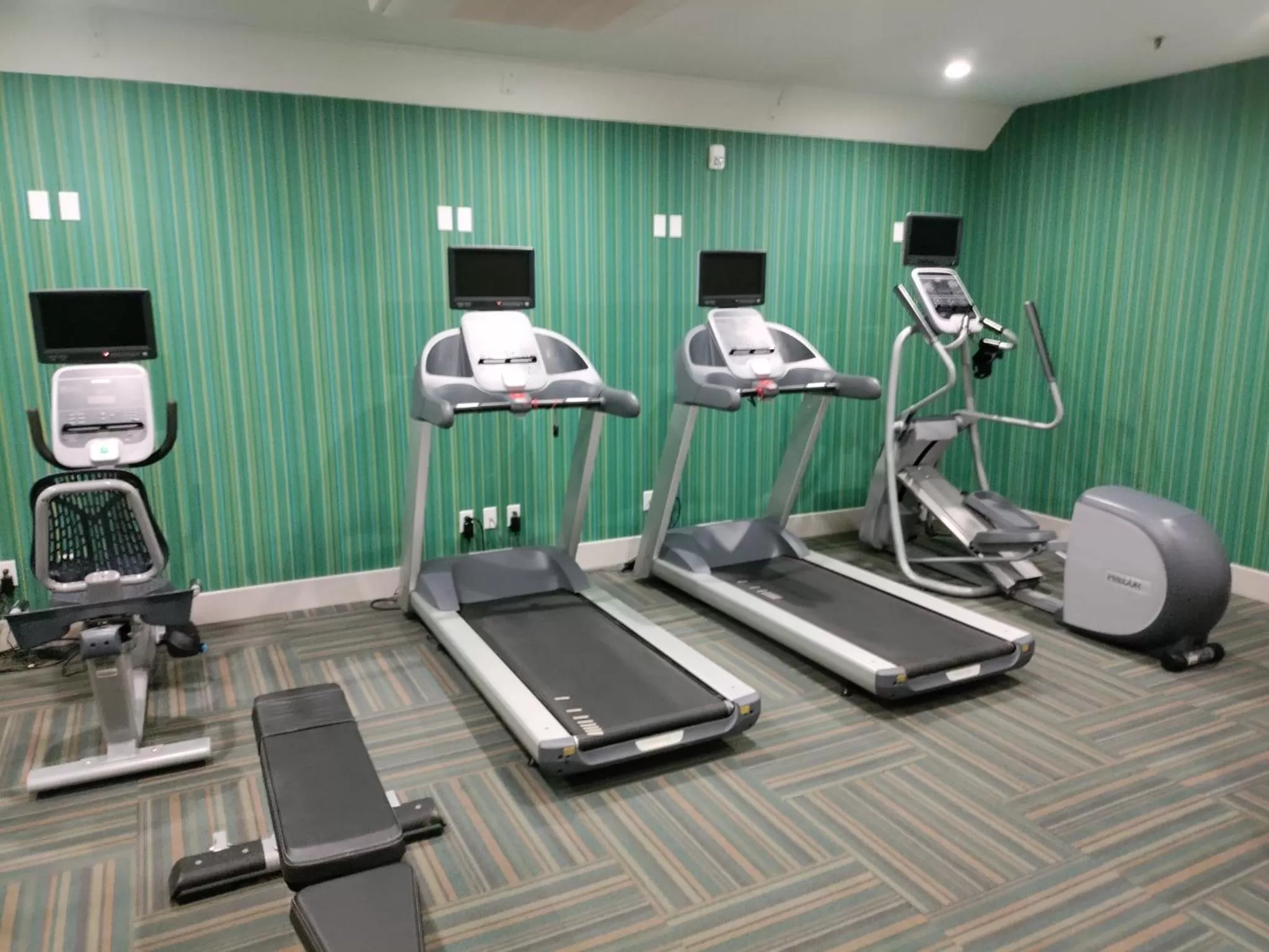 Fitness centre/facilities in Holiday Inn Express Newberg - Wine Country by IHG