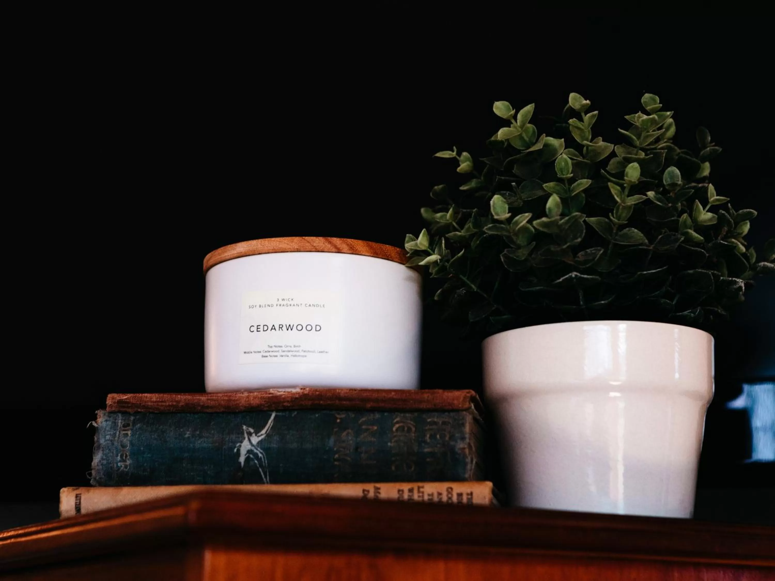 Decorative detail in Astor Inn