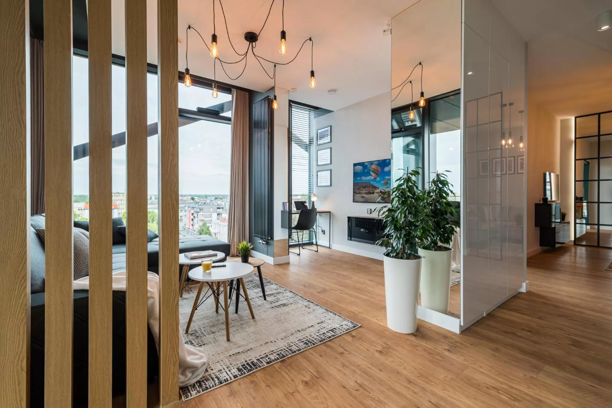 Communal lounge/ TV room in Q18 ApartHotel