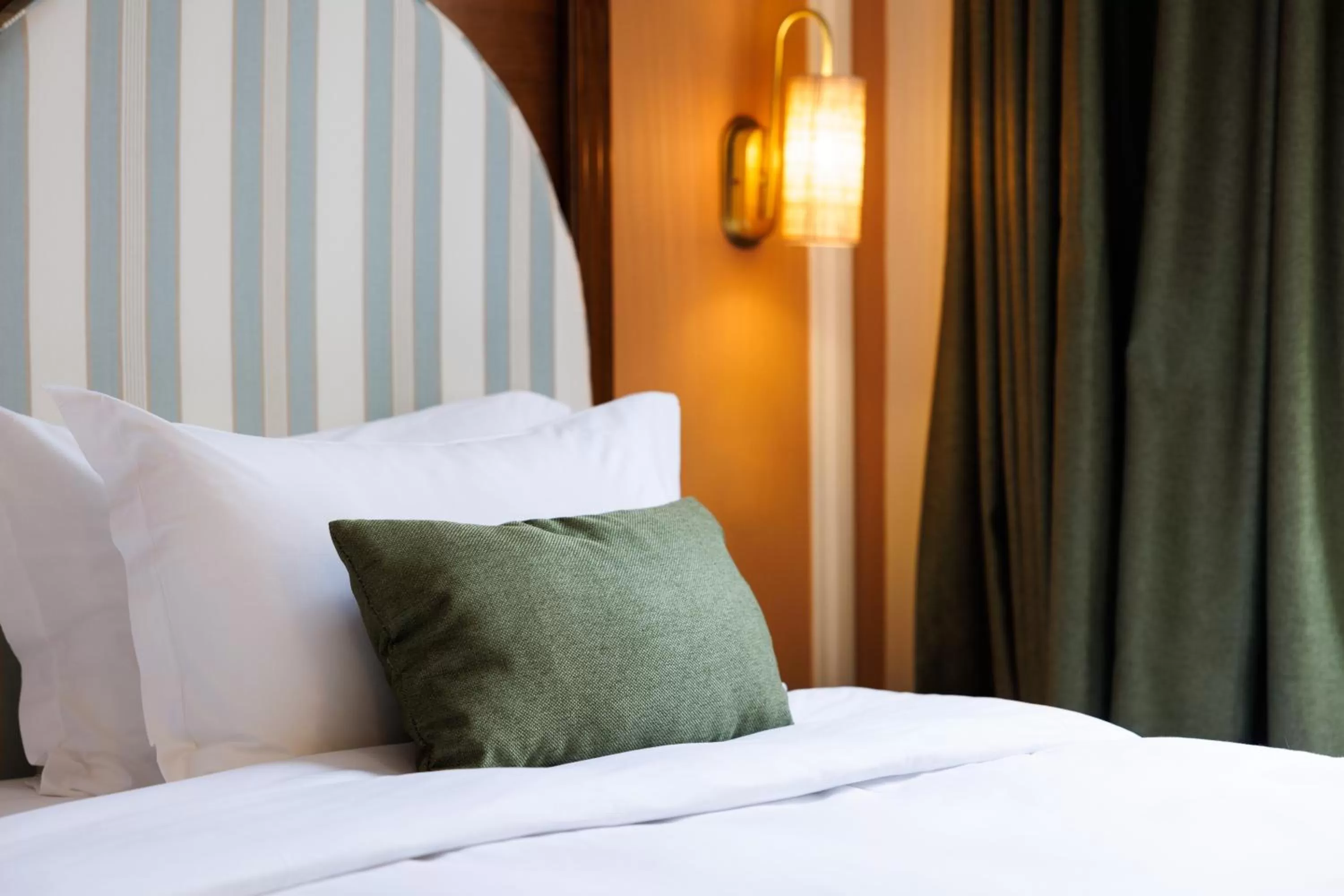 Decorative detail, Bed in Grand Hotel d'Orange, BW Signature Collection