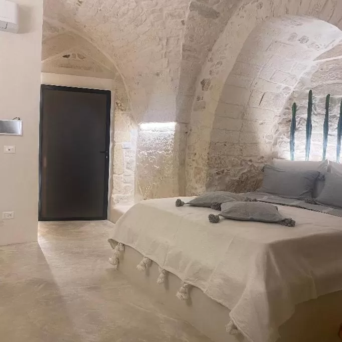 Bed in Alesia Luxury Cave