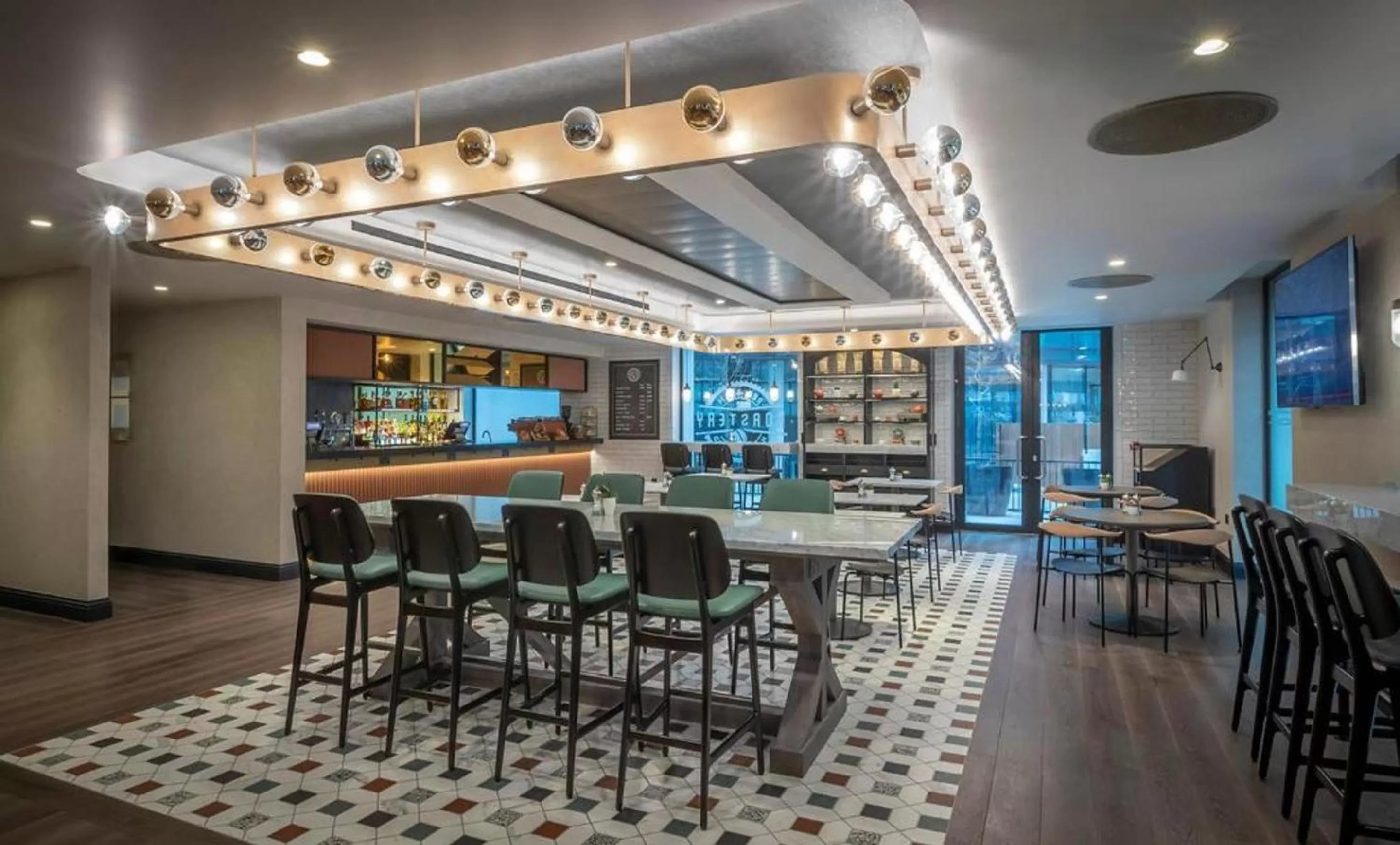 Lounge or bar in Clayton Hotel City of London