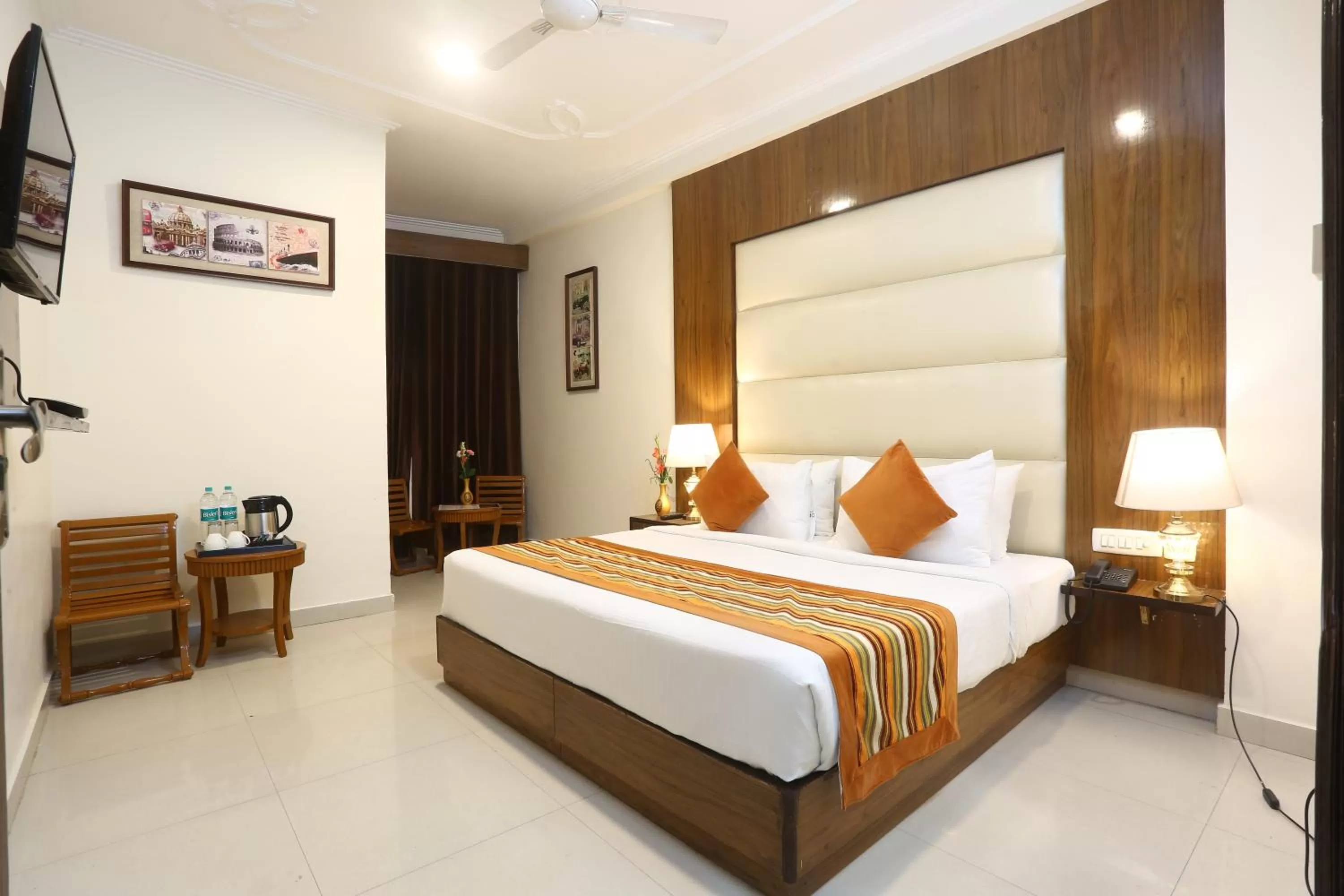 Bedroom, Bed in Hotel Earth