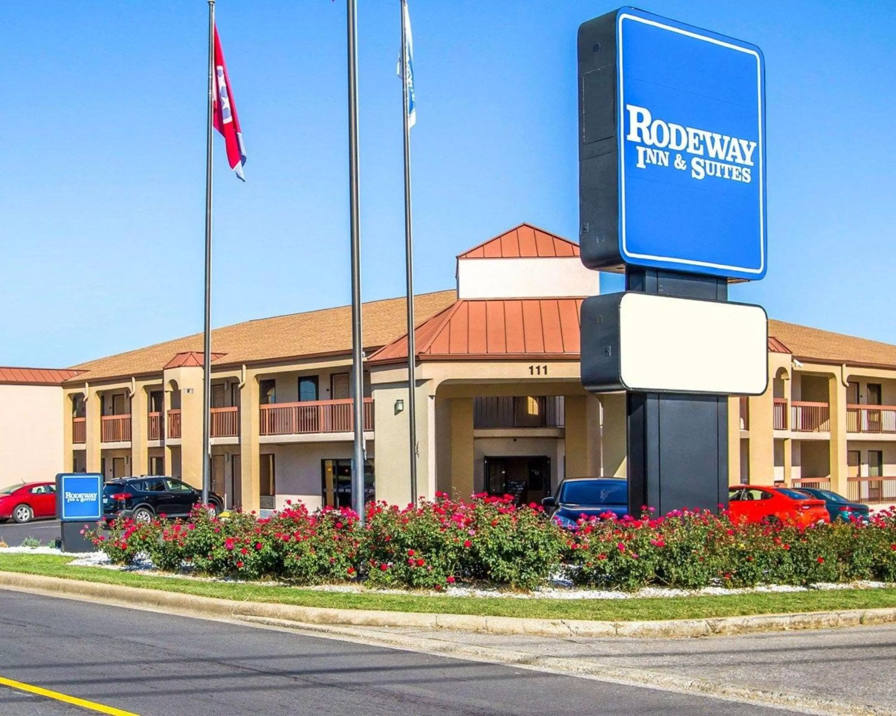 Property building in Rodeway Inn & Suites Clarksville near Governors Square Mall