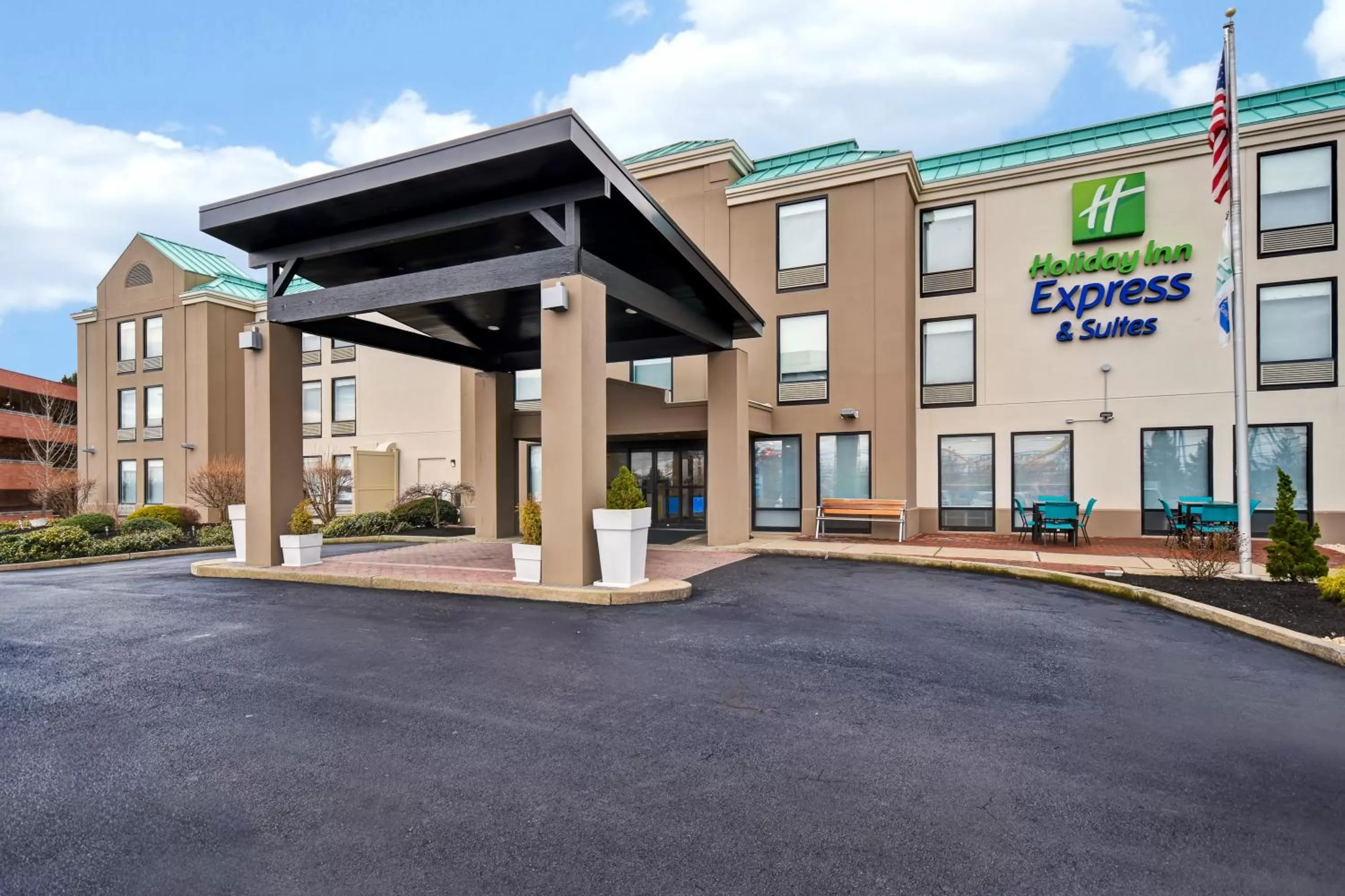 Property building in Holiday Inn Express & Suites Allentown-Dorney Park Area by IHG