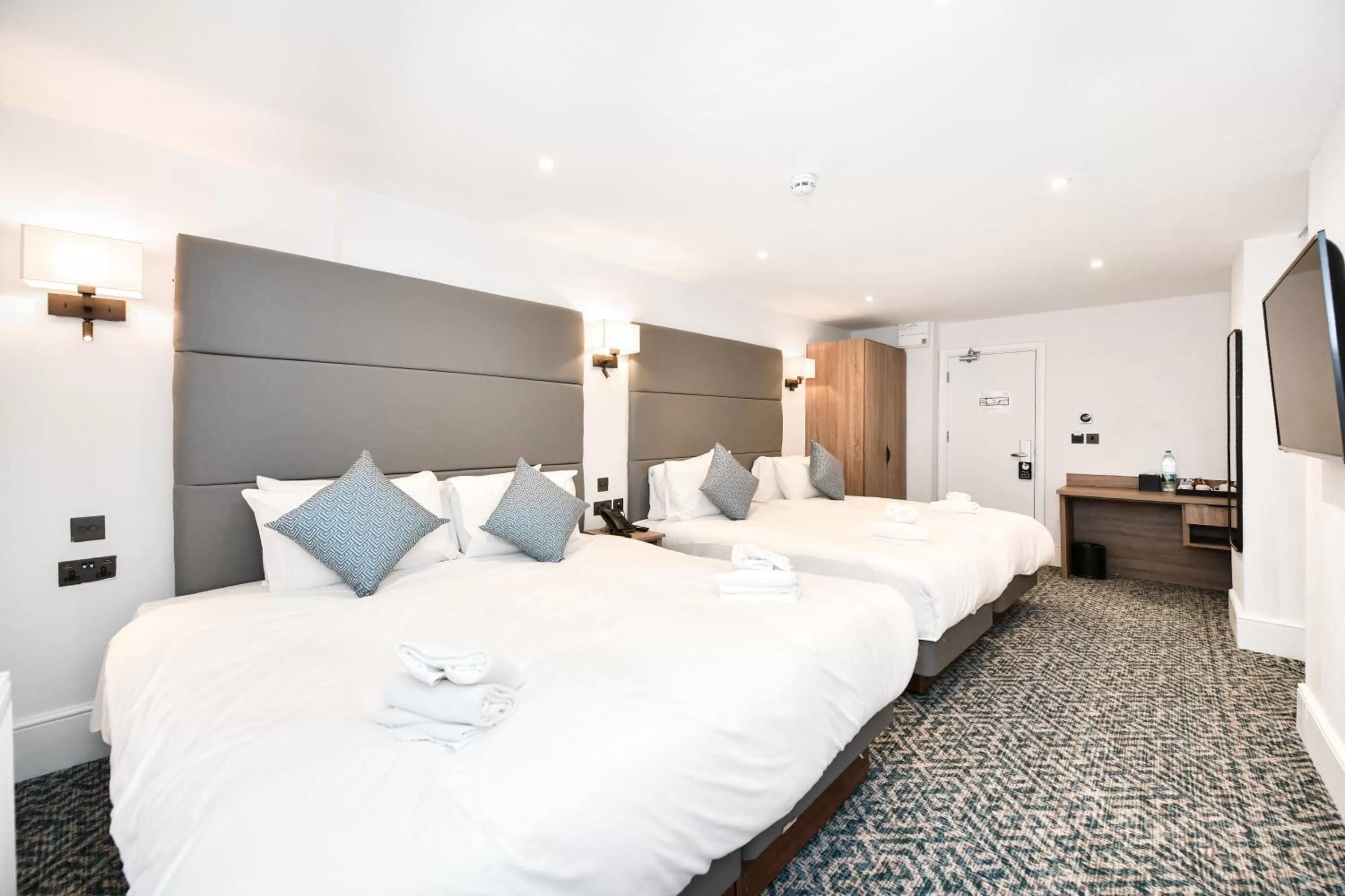 Bedroom, Bed in The J Hyde Park - A Park Avenue Hotel