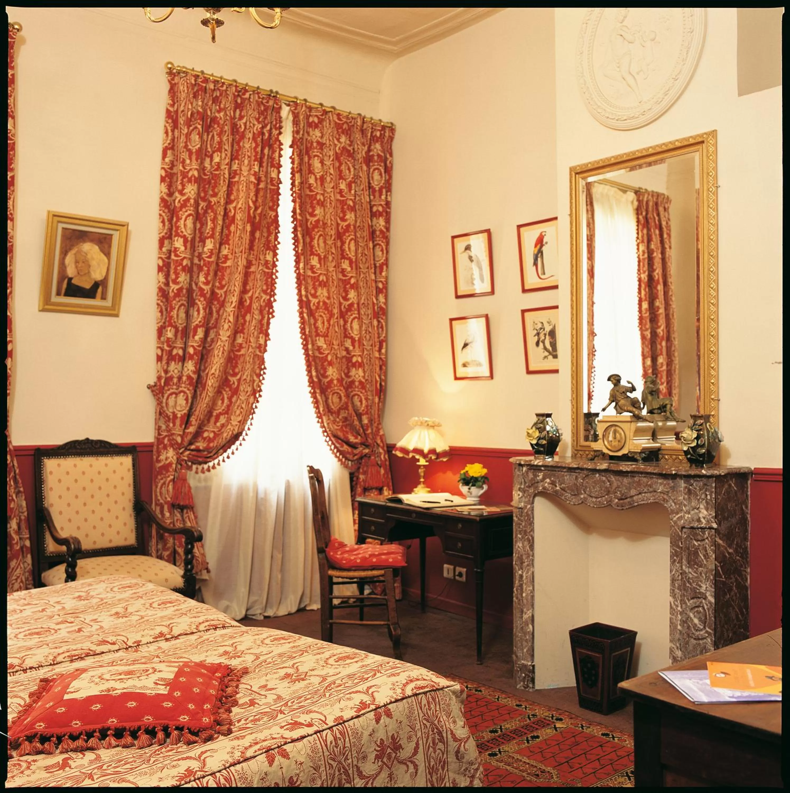 Photo of the whole room, Bed in Hotel Cardinal