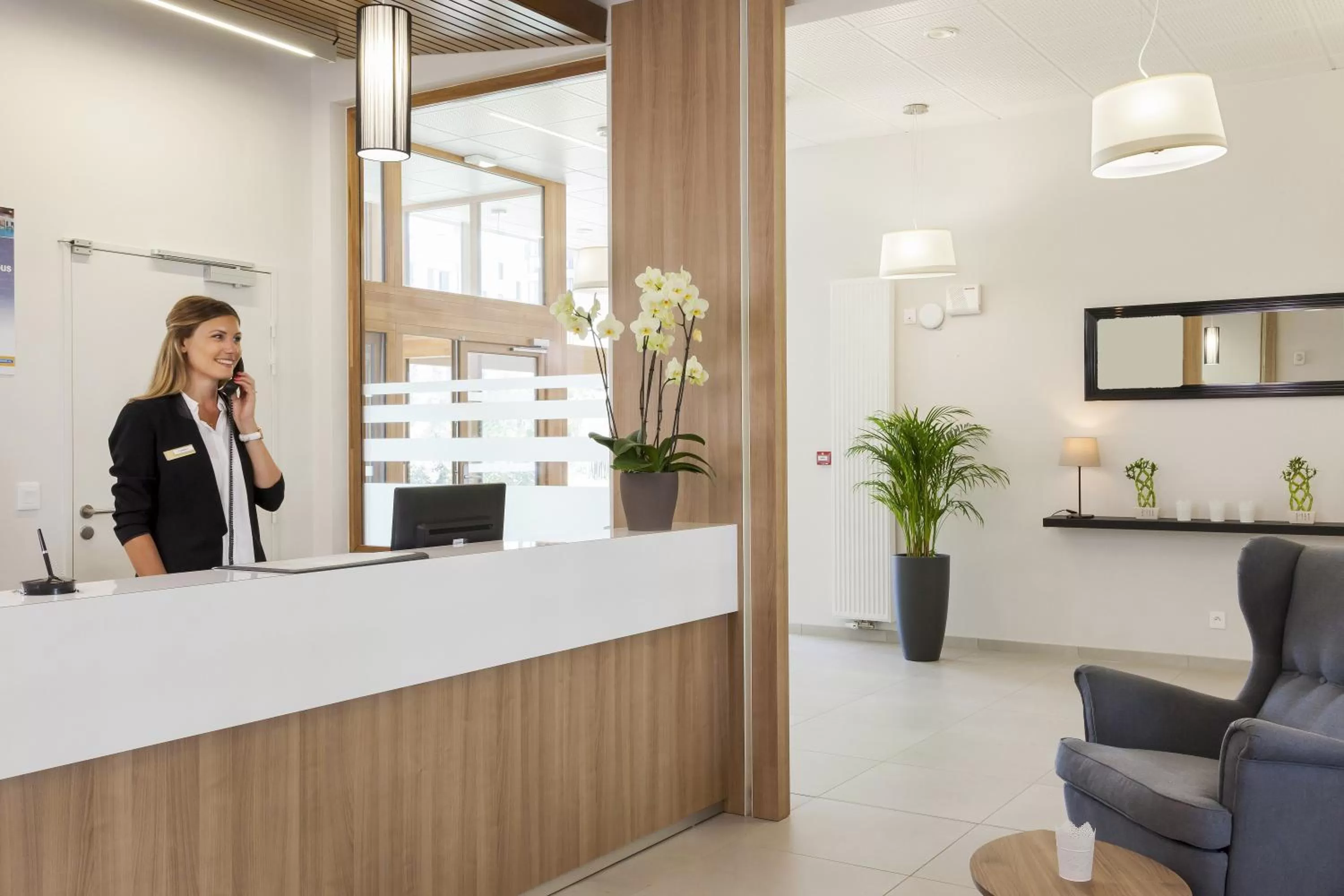 Lobby or reception in Nehô Suites Porte de Genève - Gare Annemasse