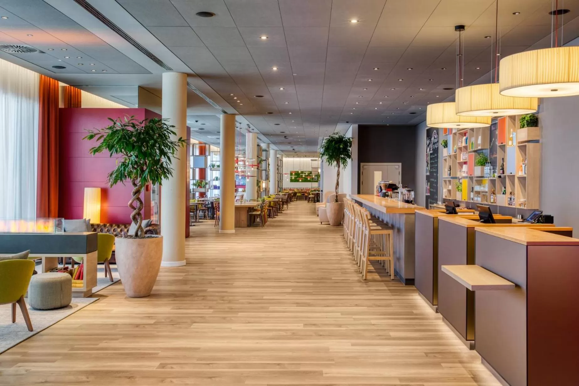 Restaurant/places to eat in IntercityHotel Graz