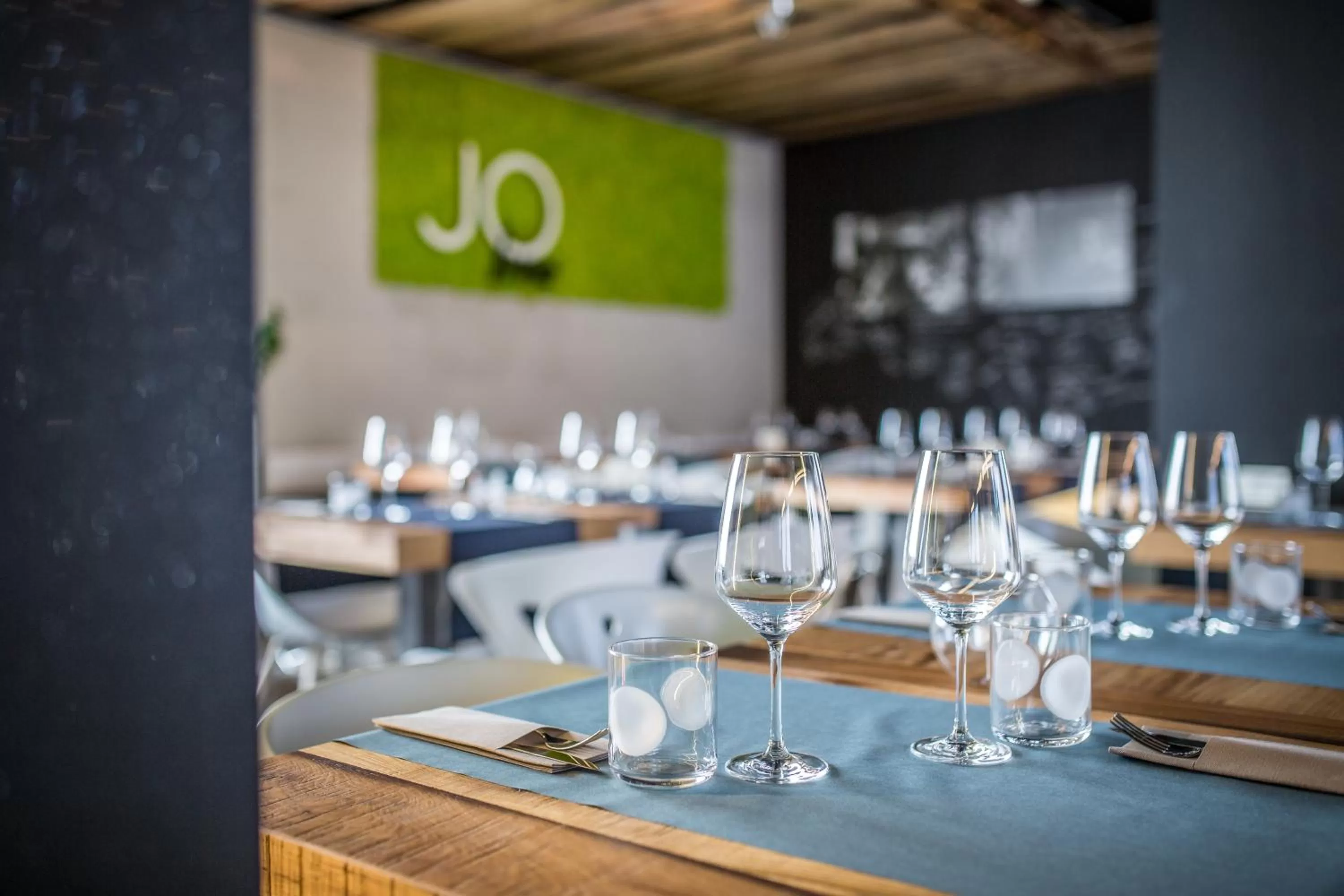 Restaurant/places to eat in JO Hotel
